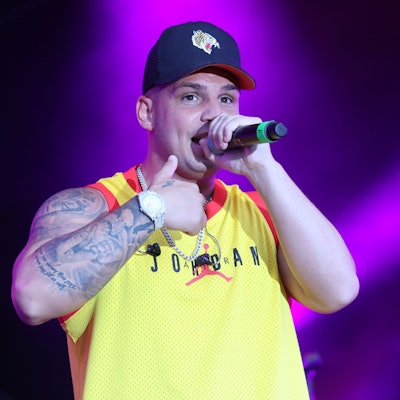 Der deutsche Sänger Pietro Lombardi tritt bei einem Sommer Open Air im Steigerwaldstadion auf.