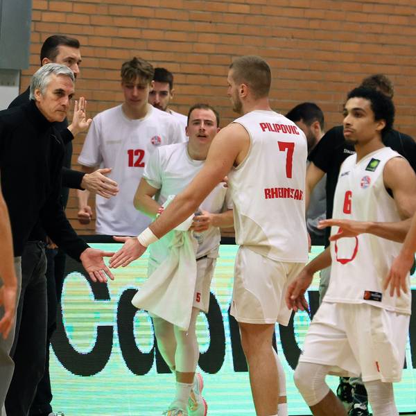Rheinstars Köln vs. ISBB Baskets Wolmirstedt,
Basketball, BARMER 2. Basketball Bundesliga ProB, Mitte: Trainer Stephan Baeck (Rheinstars), 17.12.2022, Herbert Bucco
