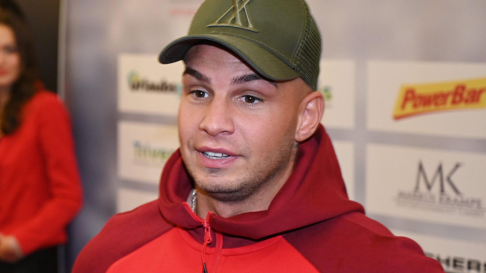 Pietro Lombardi spricht.