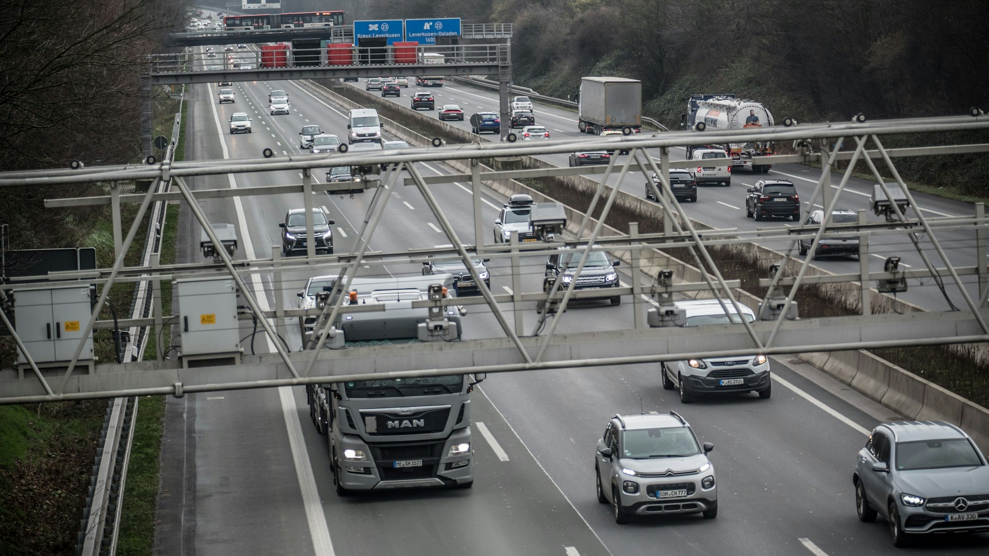 Die A3, von der B8-Brücke fotografiert