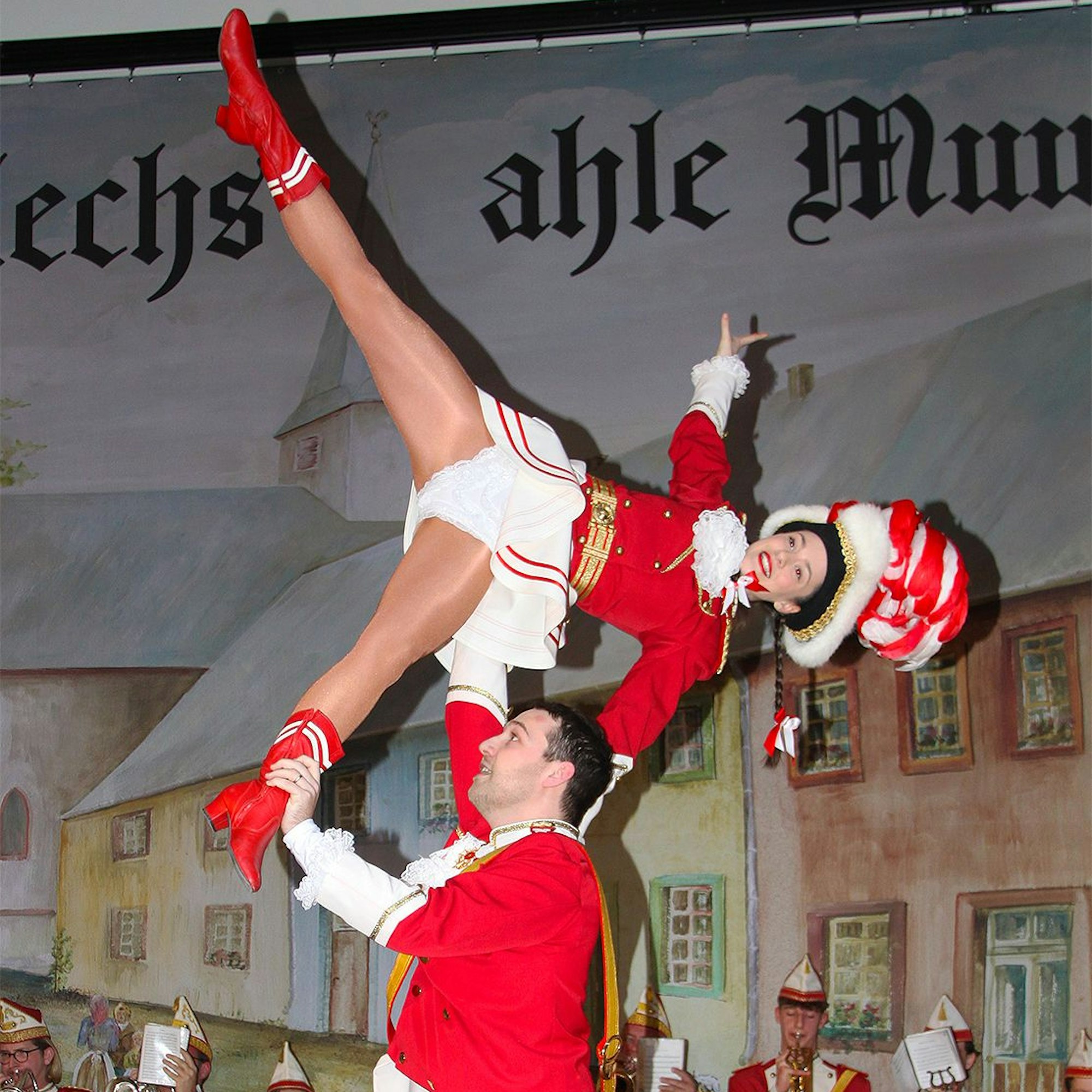 Mariechen Alexandra Berg mit Tanzoffizier Jonah Kehren von der Prinzengarde Zülpich.