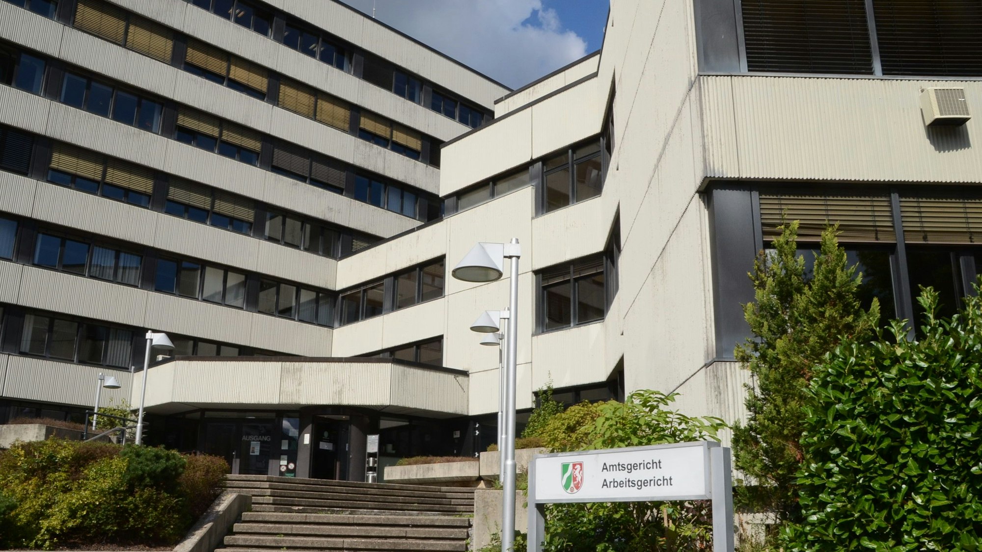 Der Eingang zum Amtsgericht in Siegburg. Symbolfoto