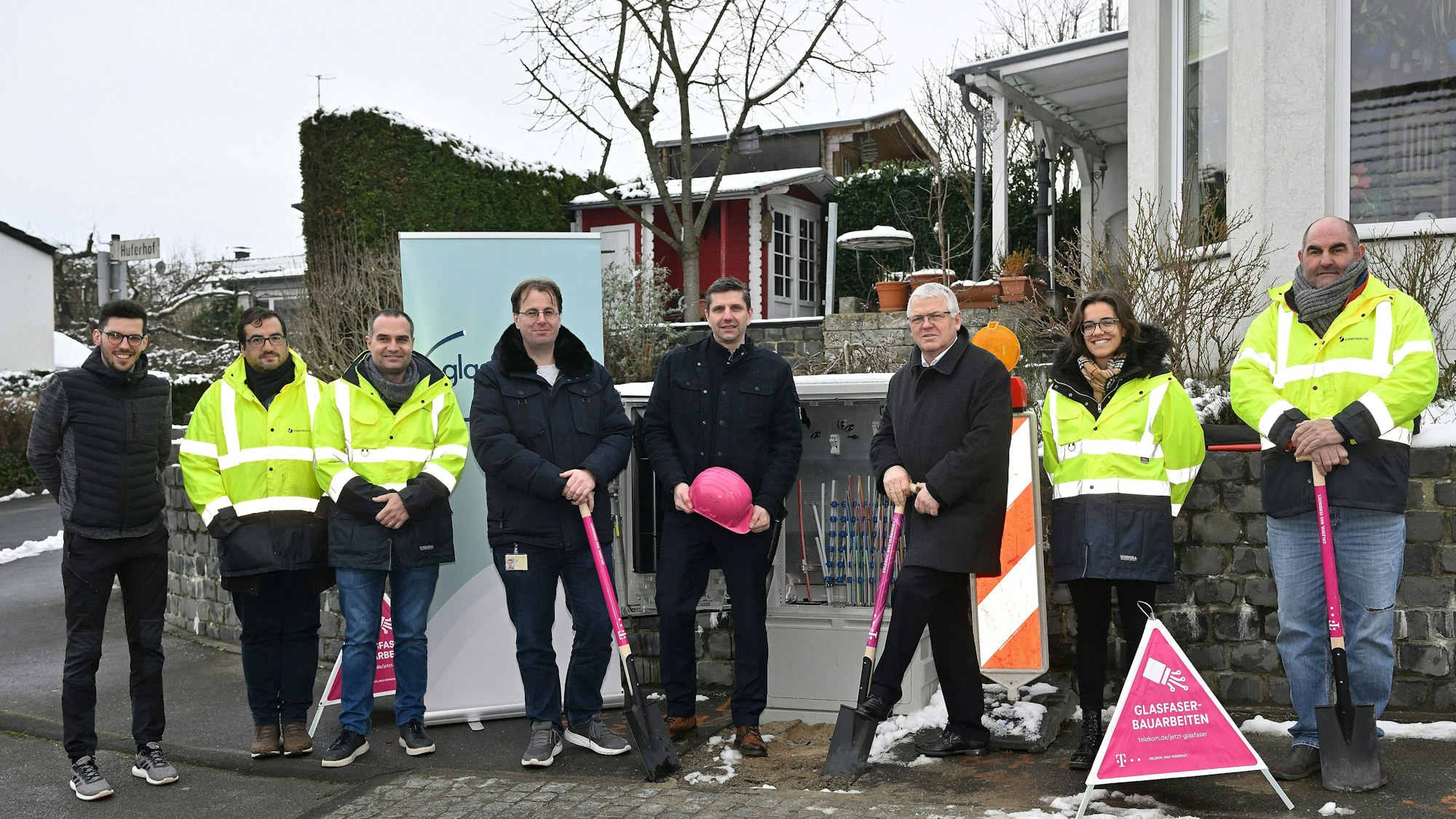 In Dürscheid fand der Spatenstich für den Glasfaserausbau statt.