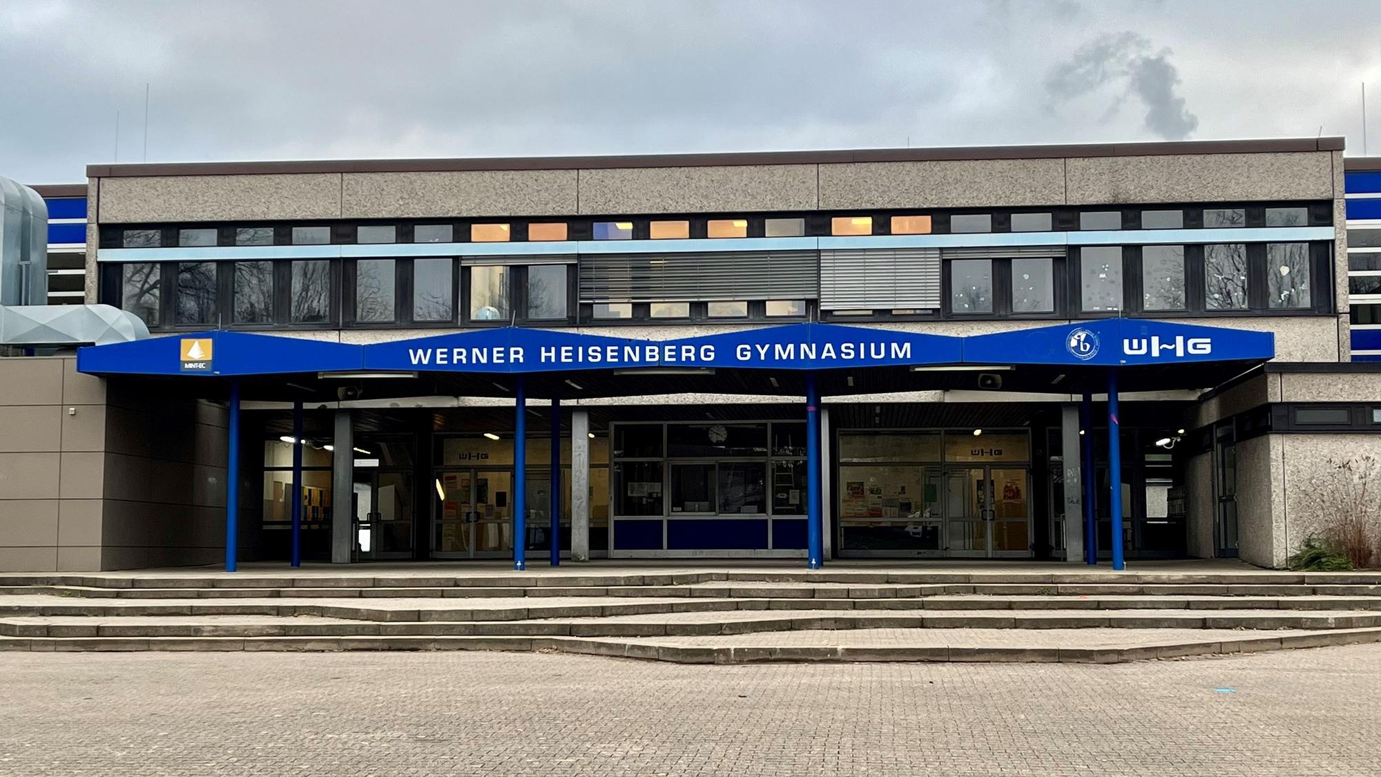 Der Eingang zum Werner-Heisenberg-Gymnasium