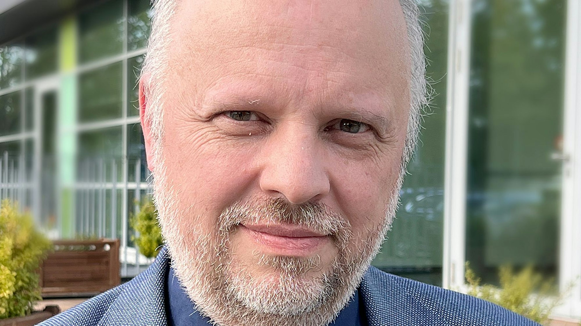 Michael Achenbach ist Sprecher des Berufsverbands der Kinder- und Jugendärzte (BVKJ) für Westfalen-Lippe. Er ist im Porträt zu sehen.