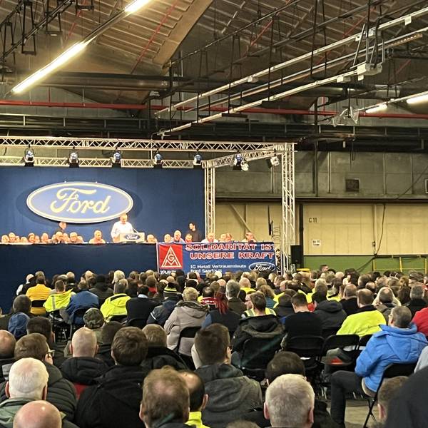 Aufnahme der Betriebsversammlung bei Ford in Köln am 23.01.2023. Das Foto wurde von einem namentlich nicht genannten Mitarbeiter geschossen und der Wirtschaftsredaktion des KStA zur Verfügung gestellt. Bei der Veranstaltung herrscht ein Fotografierverbot.