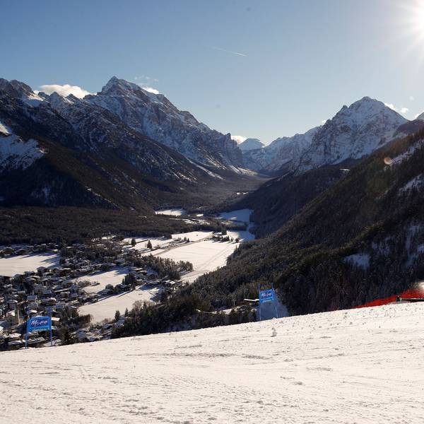 Im Skigebiet Kronplatz in Südtirol ist ein deutscher Skifahrer bei einem Unfall ums Leben gekommen. (Symbolbild)