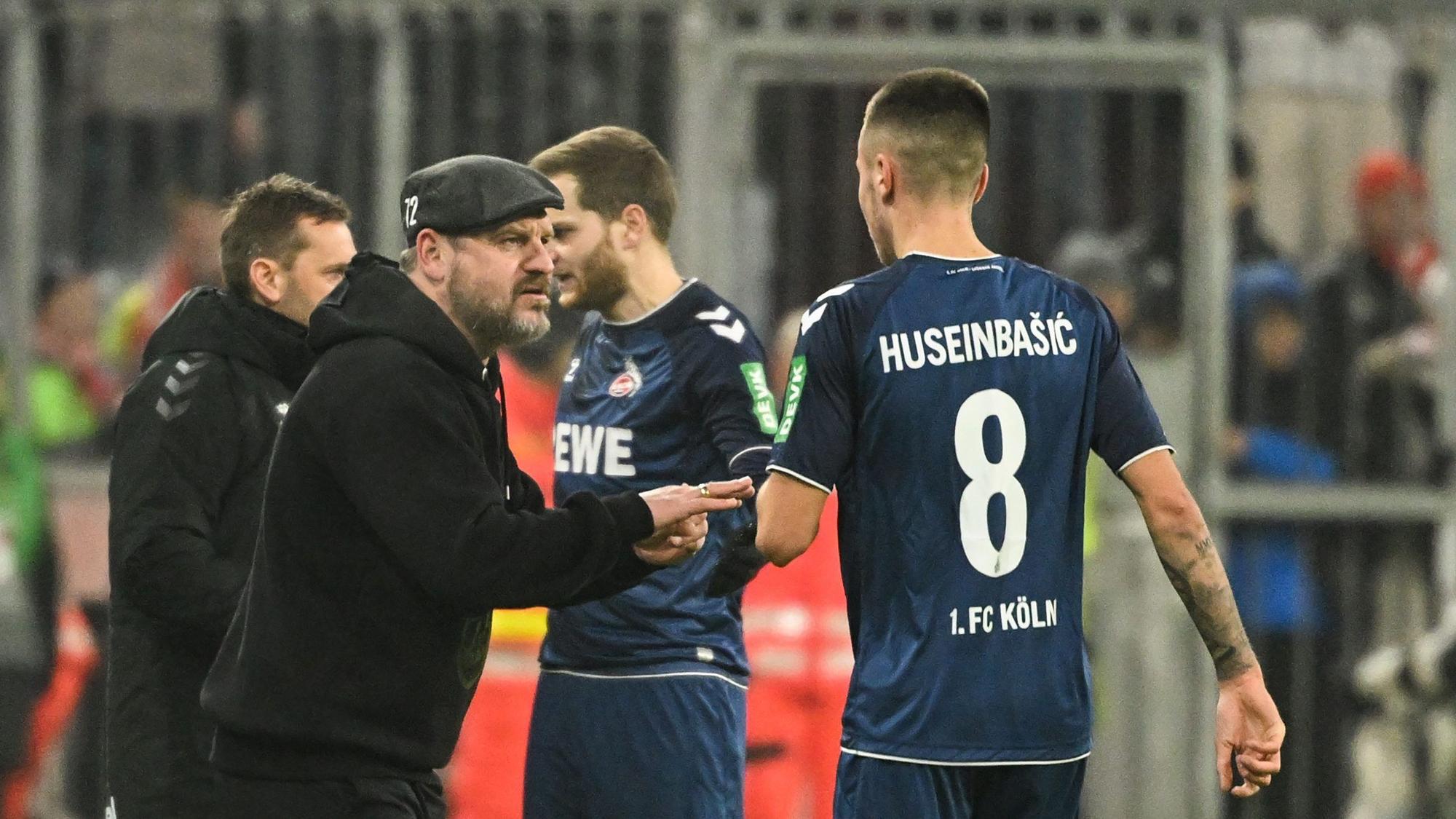 Steffen Baumgart coacht seine Spieler bei jeder Gelegenheit.