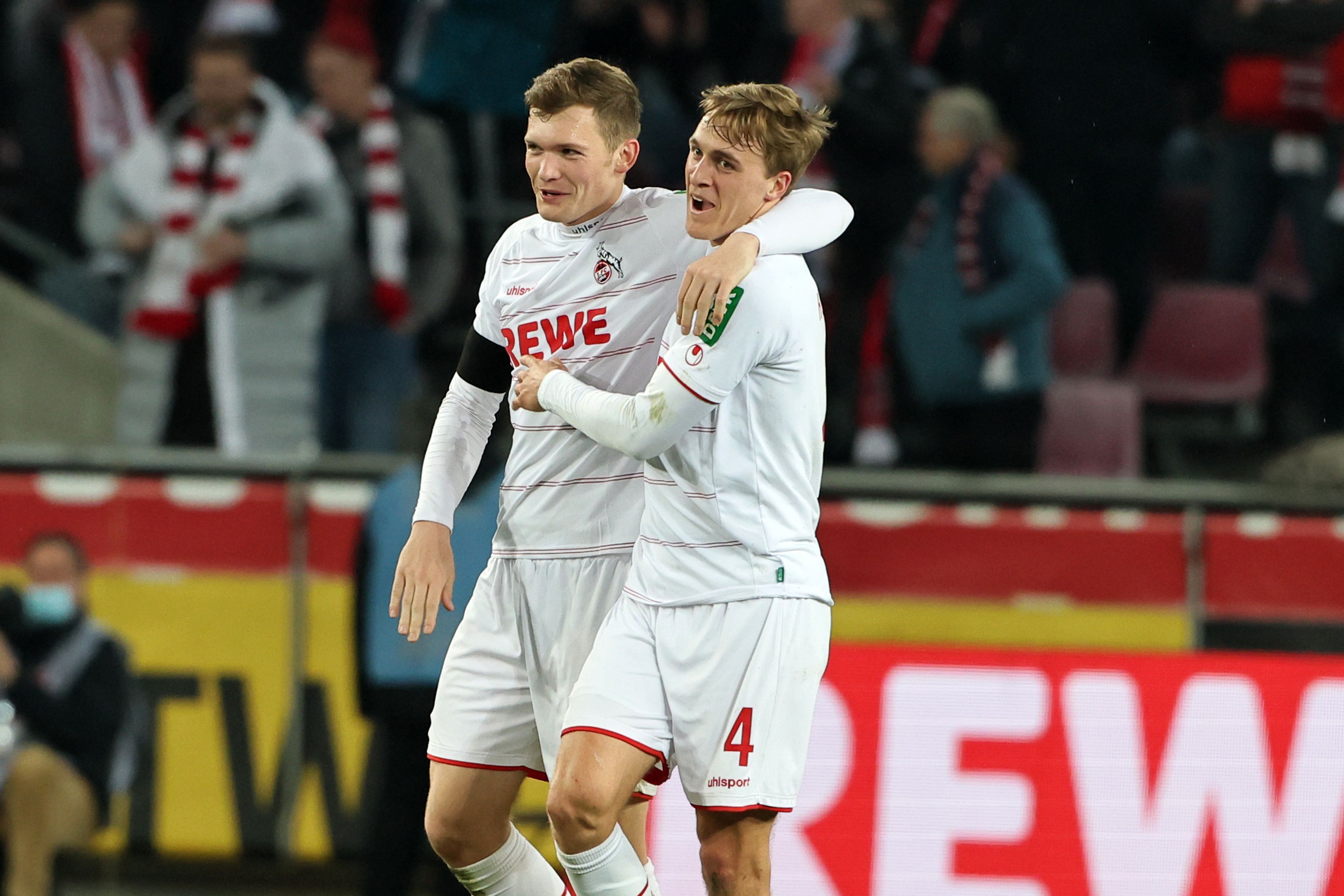 1.FC Köln vs. Borussia Dortmund, 27. Spieltag, 20.03.2022, 19.30 Uhr, von links: Luca Kilian, Timo Hübers (1. FC Köln),  Bild: Herbert Bucco
