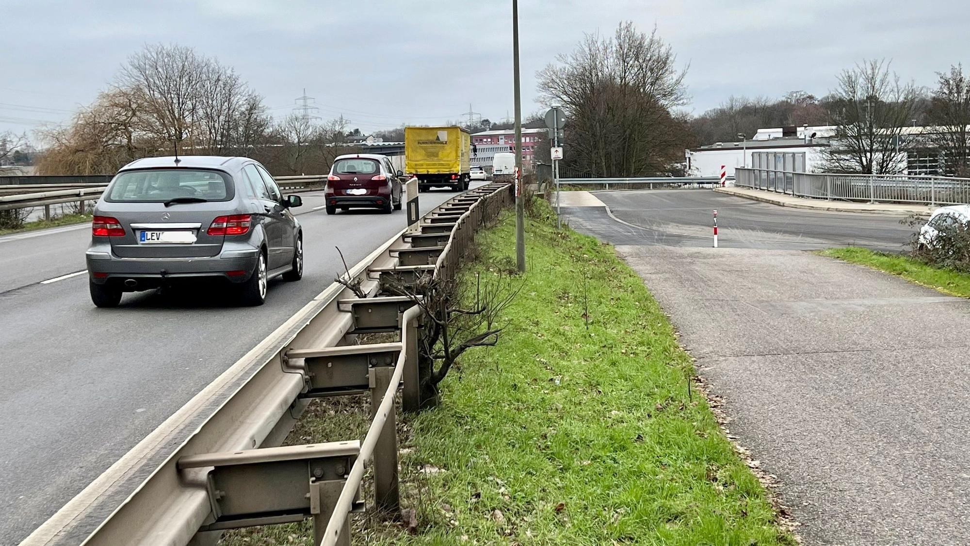 Fixheider Straße in Höhe ESV-Anlage