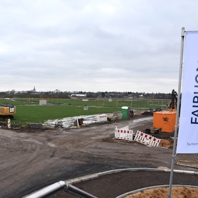 Bagger stehen im neuen Baugebiet in Glessen.