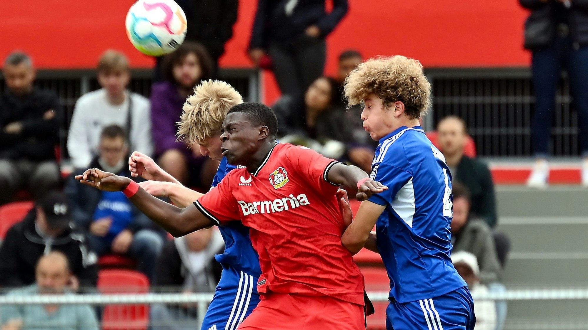 10.09.2022, Fussball-Bayer U17-Schalke U17
mitte: Ken Eghosa Izekor (Bayer)
Foto: Uli Herhaus