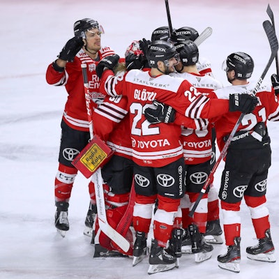 Erst hoher Rückstand, dann das Spiel gedreht und noch gewonnen: die Kölner Haie am Dienstag.