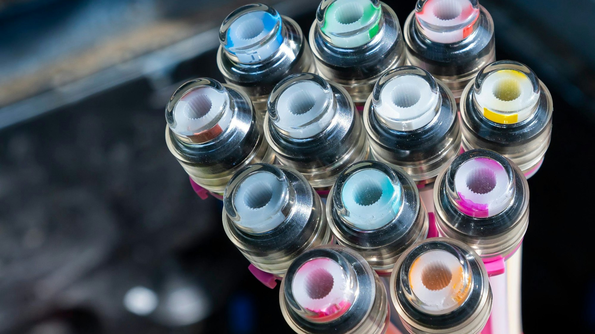 Rund 3500 Morsbacher Adressen erhalten einen Glasfaseranschluss. Einrichten wird diese das Unternehmen Muenet aus Coesfeld. Unser Foto zeigt ein Glasfaserbündel.