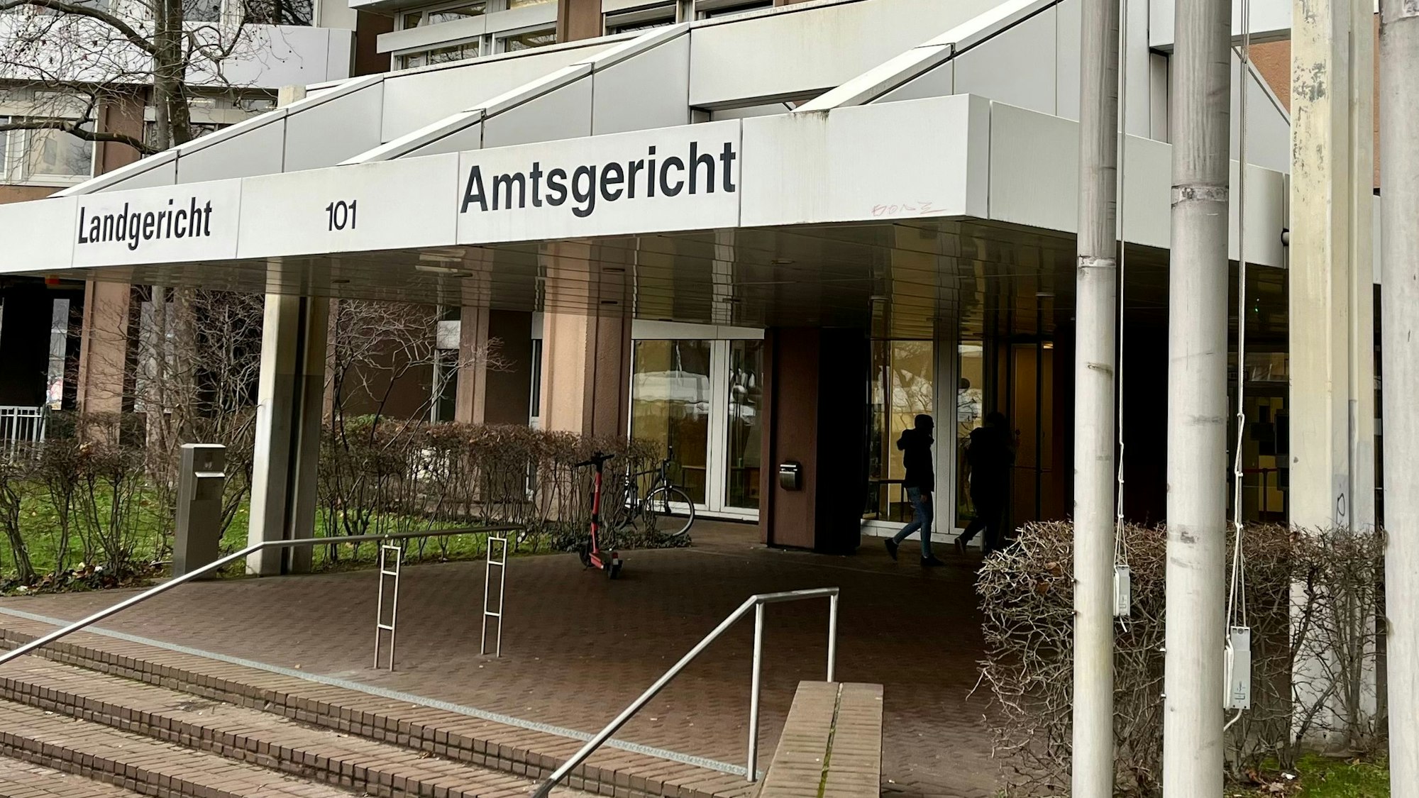 Der Eingangsbereich des Amts- und Landgerichts Köln