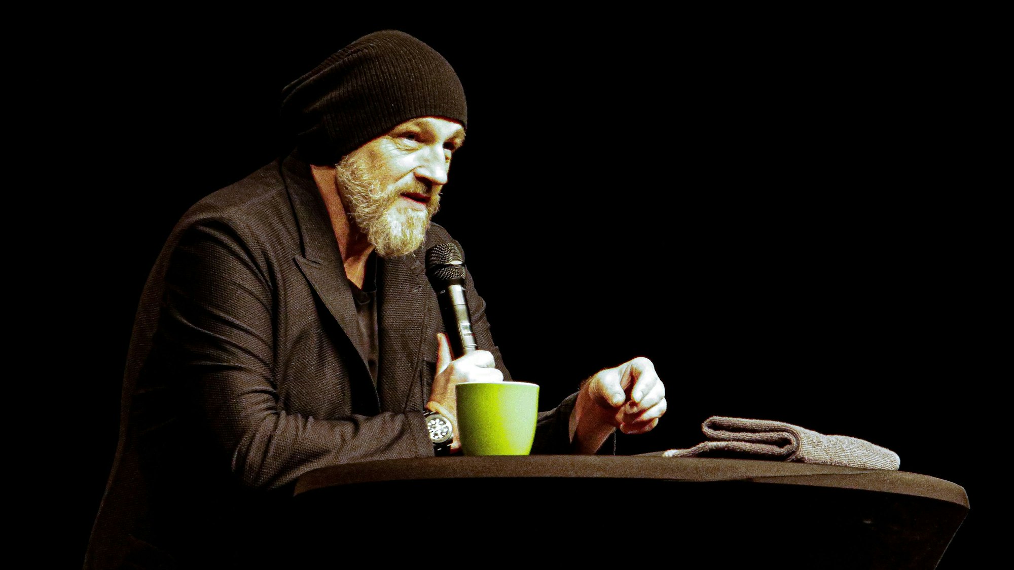 Torsten Sträter bei seinem Auftritt in der Lanxess-Arena 2023 in Köln