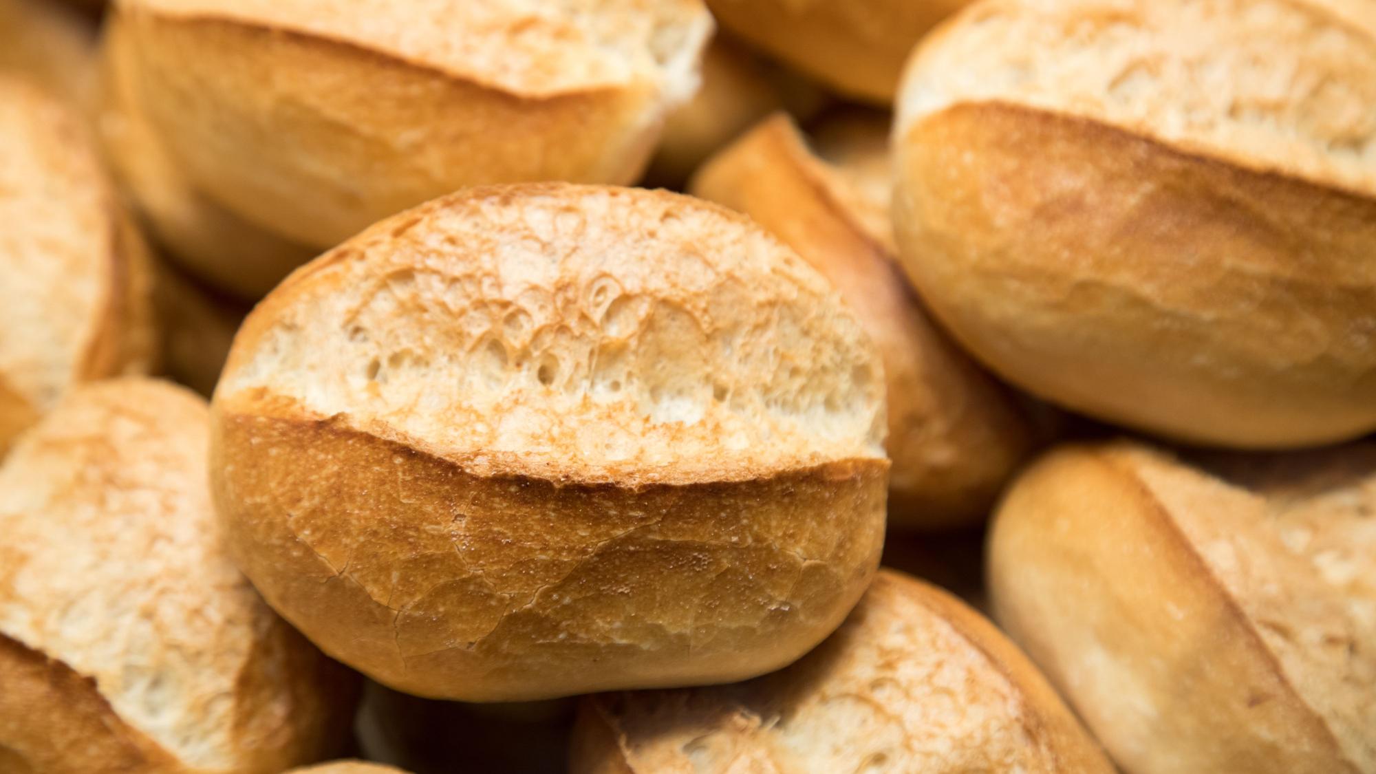 Das Foto zeigt Brötchen.