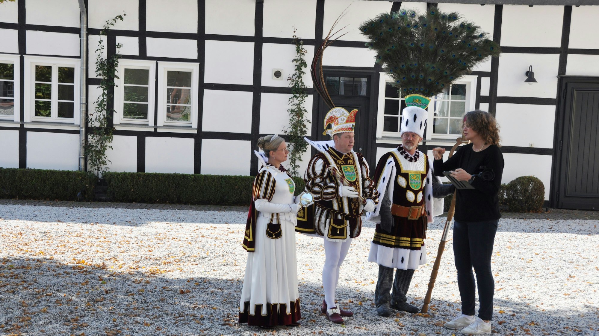 Das Dreigestirn wird auf dem Igeler Hof fotografiert.