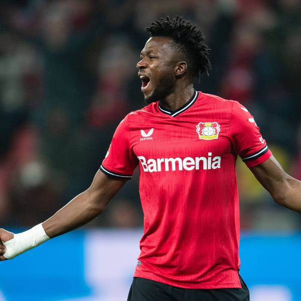 25.01.2023, Nordrhein-Westfalen, Leverkusen: Fußball: Bundesliga, Bayer Leverkusen - VfL Bochum, 17. Spieltag, BayArena. Leverkusens Torschütze Edmond Tapsoba jubelt nach seinem Treffer zur 1:0 Führung. Foto: Marius Becker/dpa - WICHTIGER HINWEIS: Gemäß den Vorgaben der DFL Deutsche Fußball Liga bzw. des DFB Deutscher Fußball-Bund ist es untersagt, in dem Stadion und/oder vom Spiel angefertigte Fotoaufnahmen in Form von Sequenzbildern und/oder videoähnlichen Fotostrecken zu verwerten bzw. verwerten zu lassen. +++ dpa-Bildfunk +++