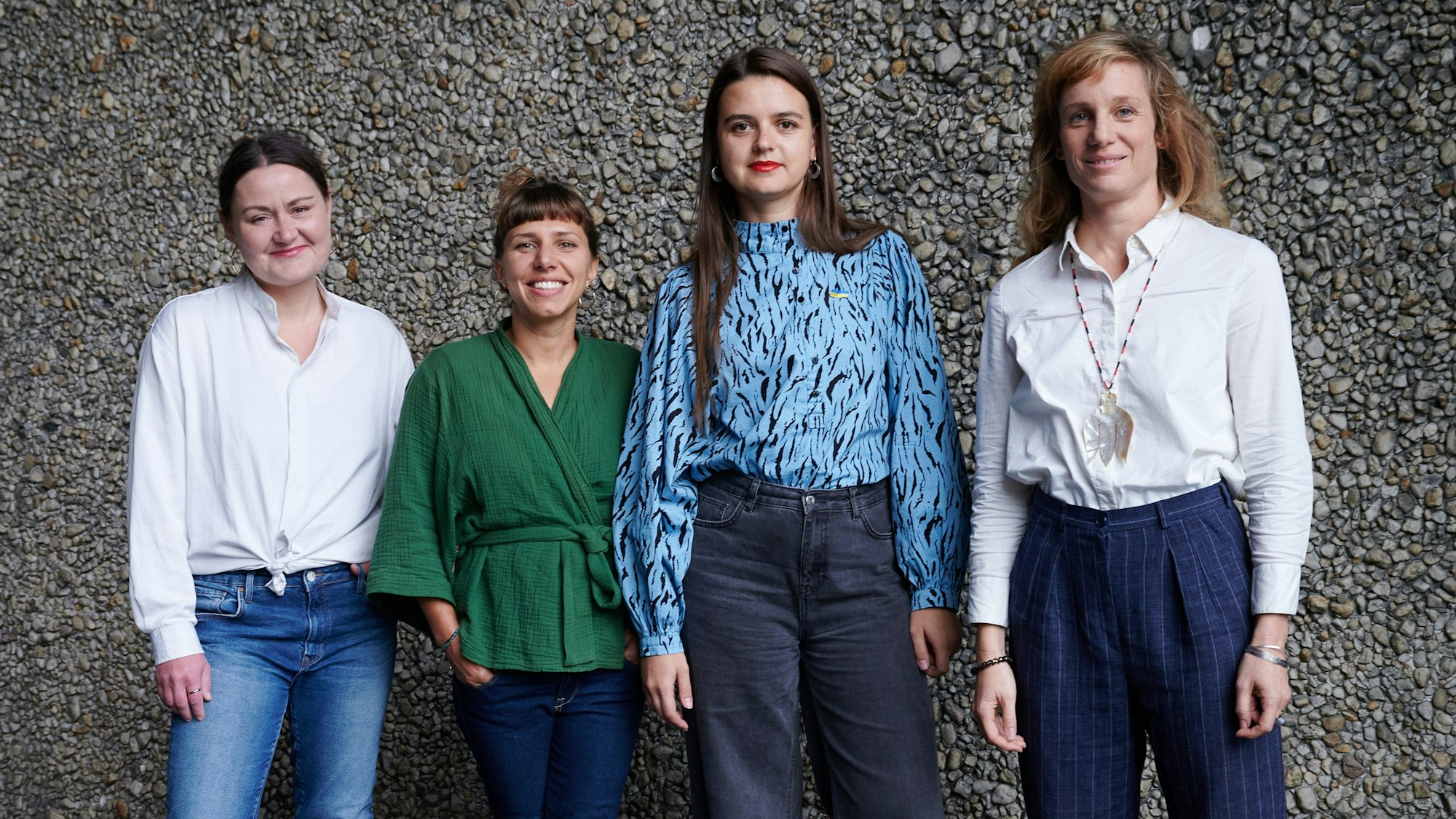 Das neue Leitungsteam beim Theatertreffen Marta Hewelt (l-r), Joanna Nuckowska, Olena Apchel und Carolin Hochleichter steht anlässlich der neuen Intendanz von Pees bei den Berliner Festspiele im Haus der Berliner Festspiele.
