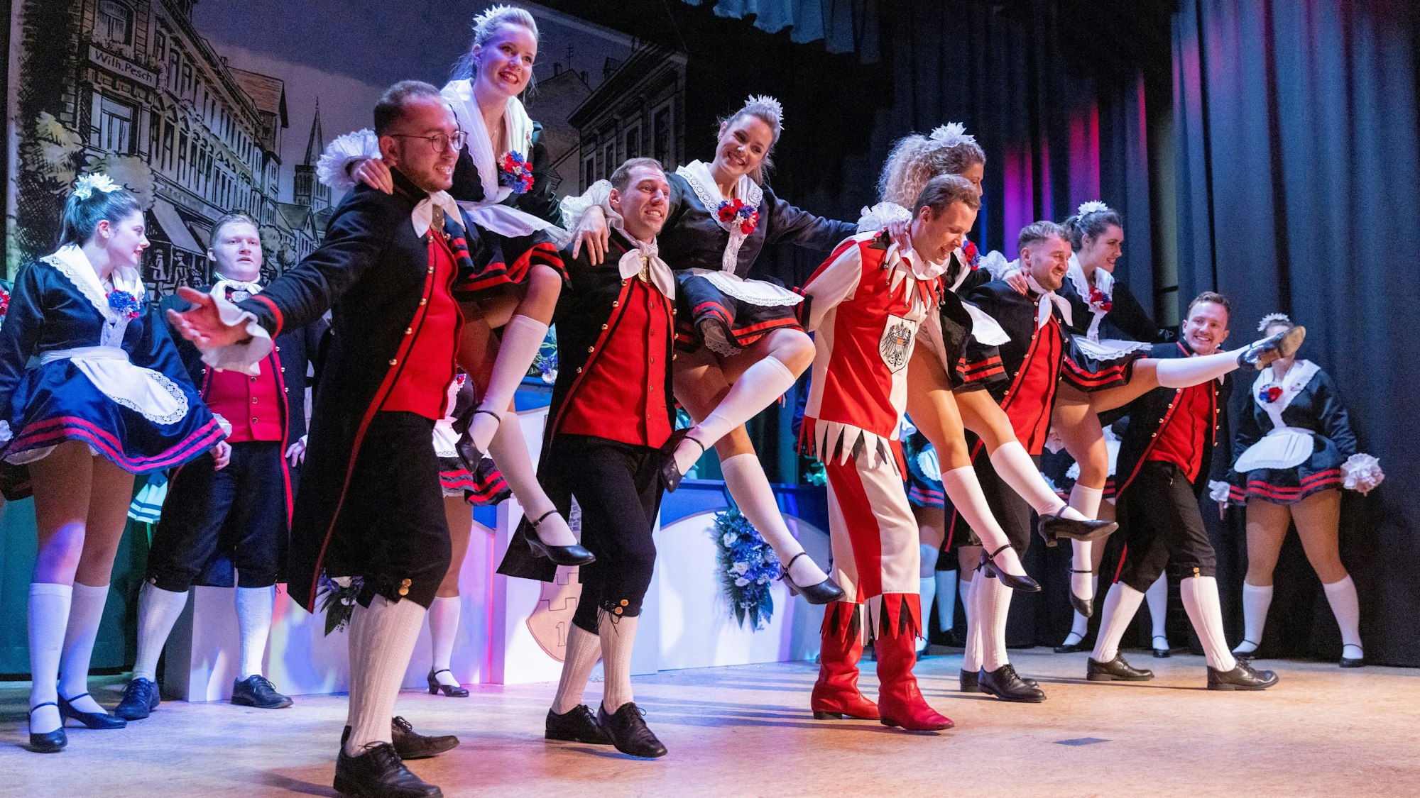 20.01.2023, Köln: Die Traditionstanzgruppe Hellige Knäächte un Mägde auf Tour im Karneval.
Foto: Michael Bause