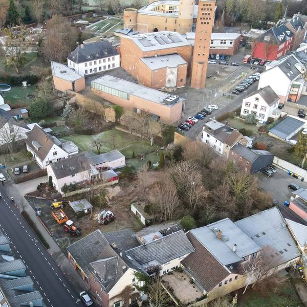 Blick aus der Luft auf das Grundstück, das die Stadt gekauft hat.