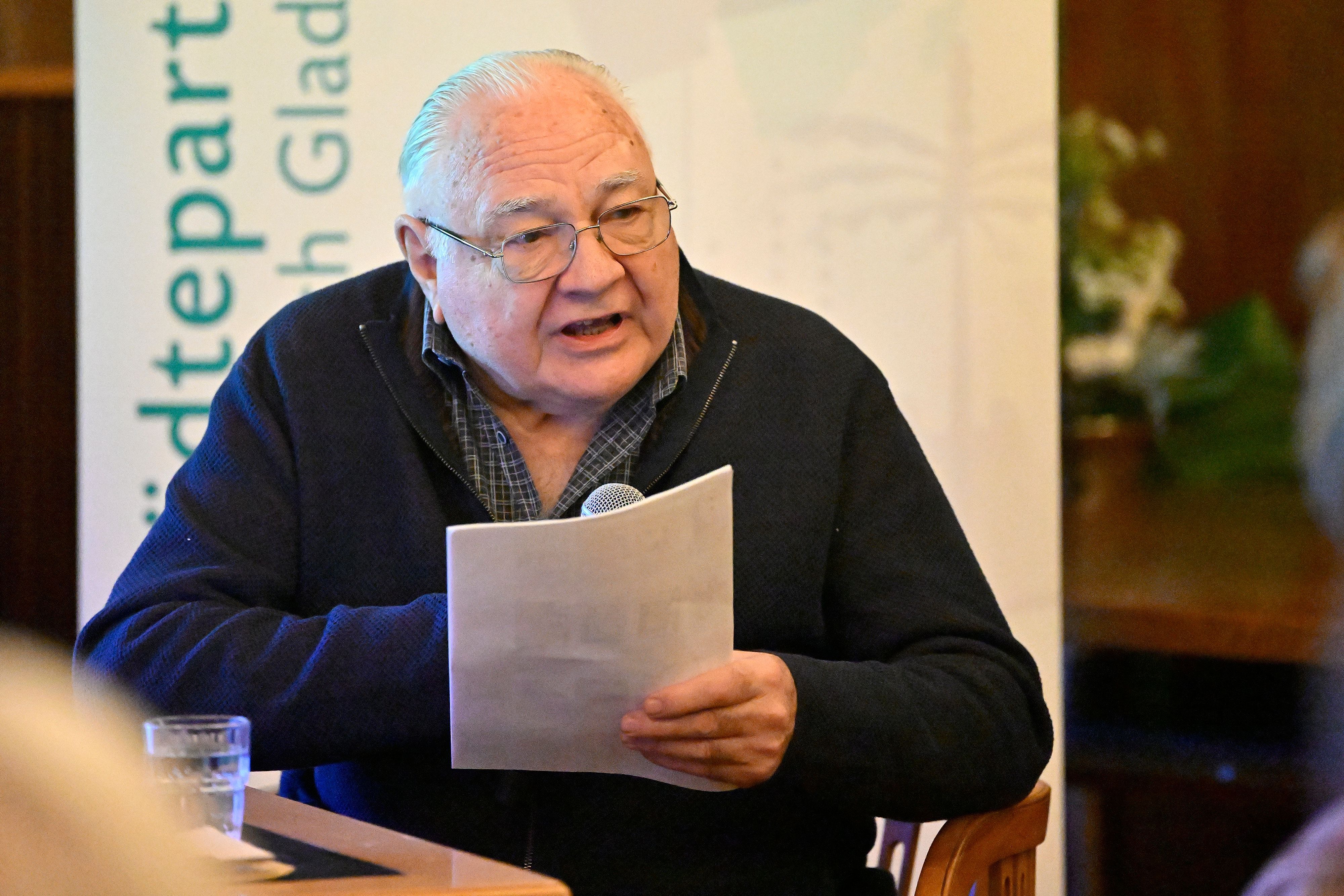 Der Israeli Zwi Eshed berichtet davon, wie er als Kind den Holocaust überlebte.