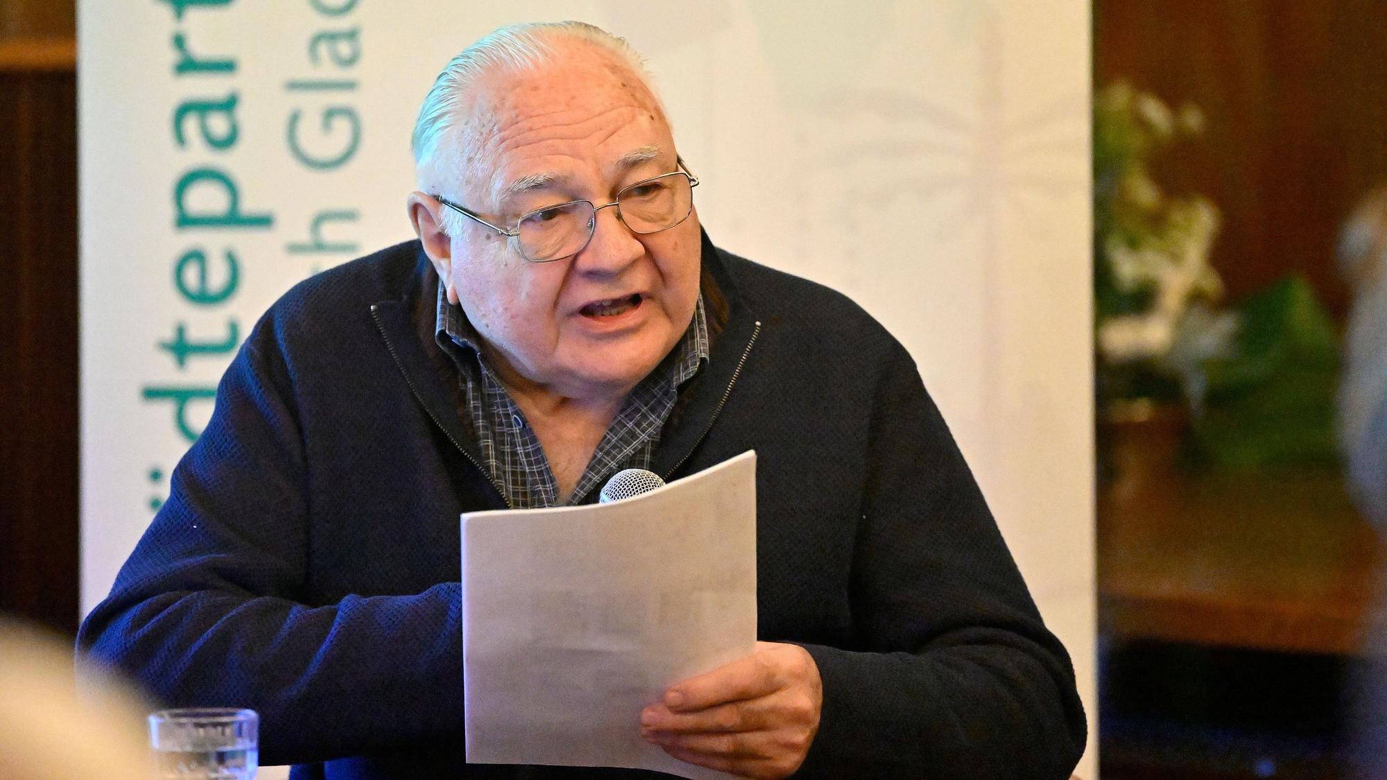 Der Israeli Zwi Eshed berichtet davon, wie er als Kind den Holocaust überlebte.