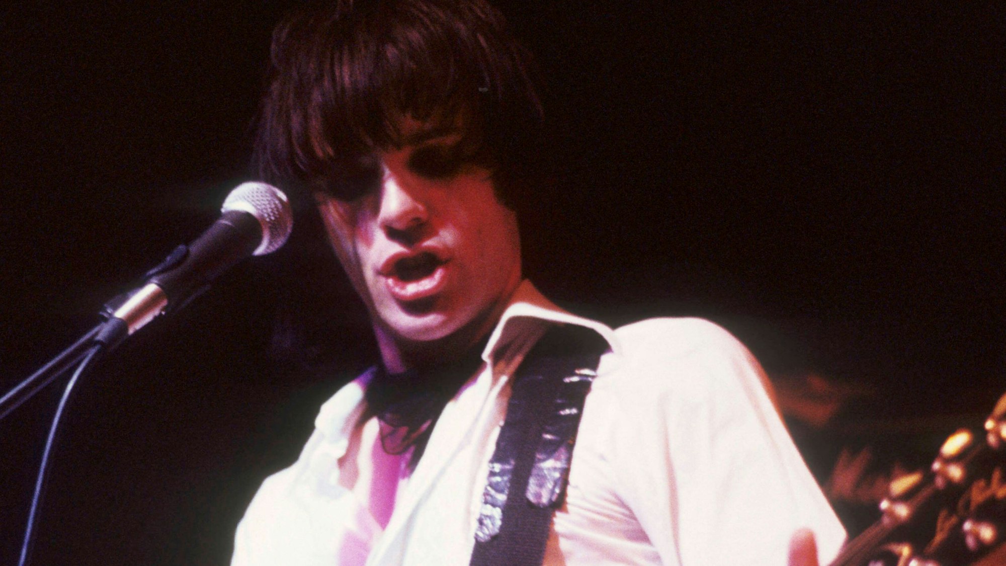 Richey Edwards von den Manic Street Preachers am Mikro.