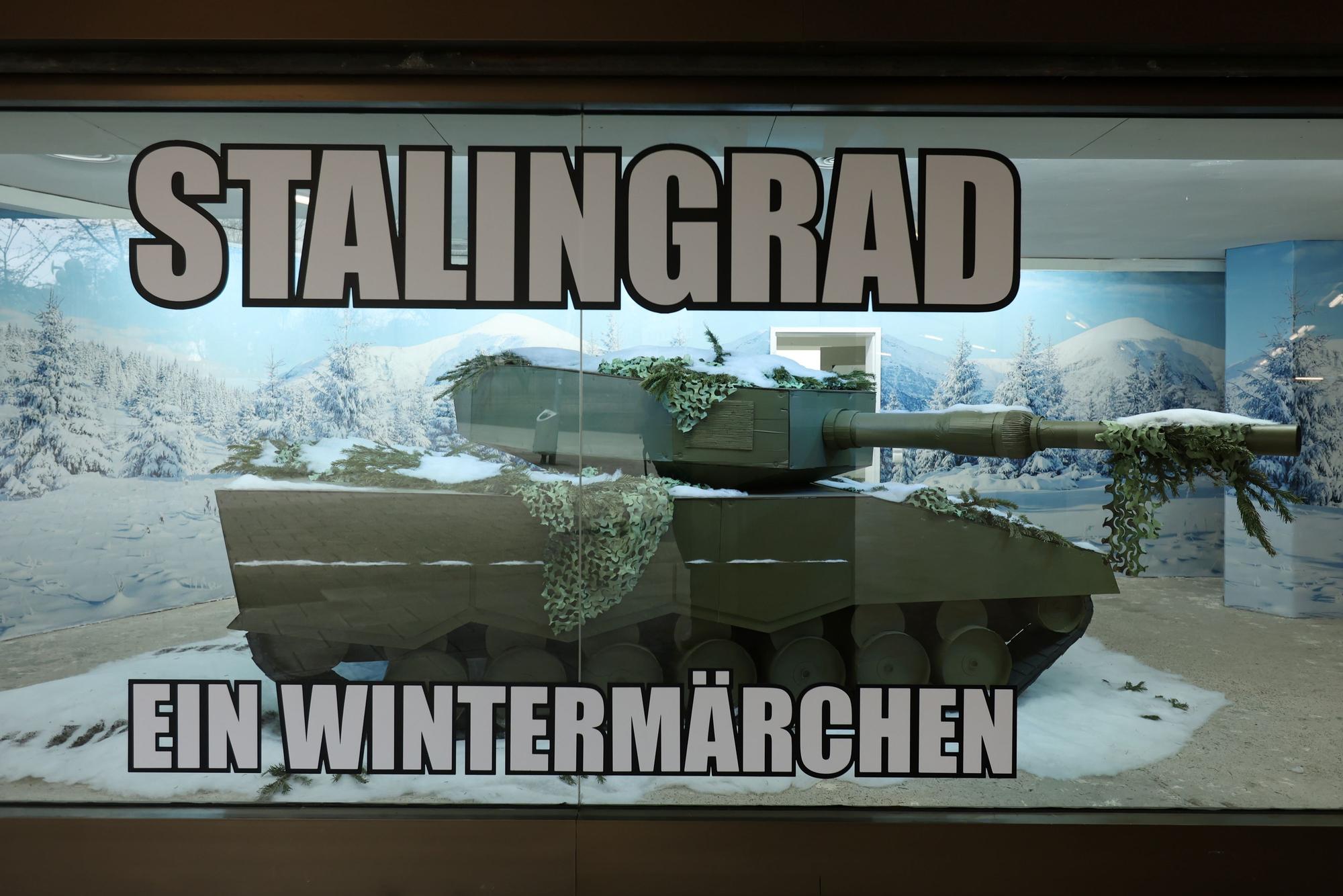 Dazu ein Schriftzug: „Stalingrad. Ein Wintermärchen.“