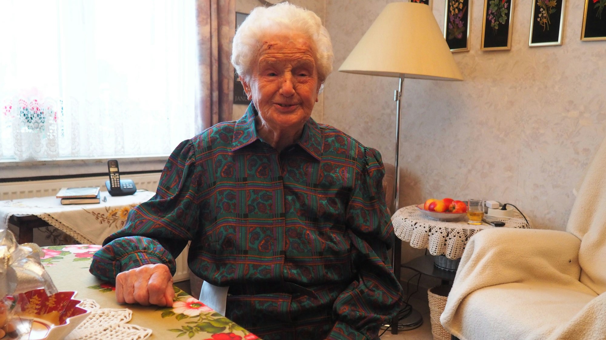 Das Foto zeigt Pulheims älteste Bürgerin. Am Sonntag, 29. Januar, feiert Gertrud Raasch ihren 104. Geburtstag.