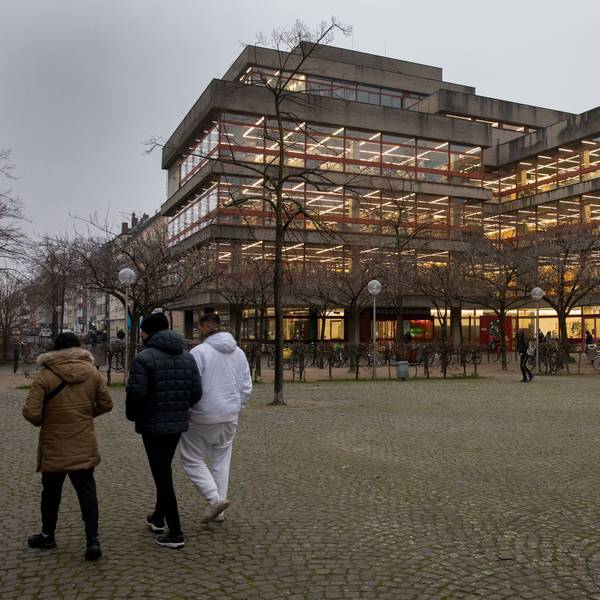Aussenansicht der Zentralbibliothek am Neumarkt.