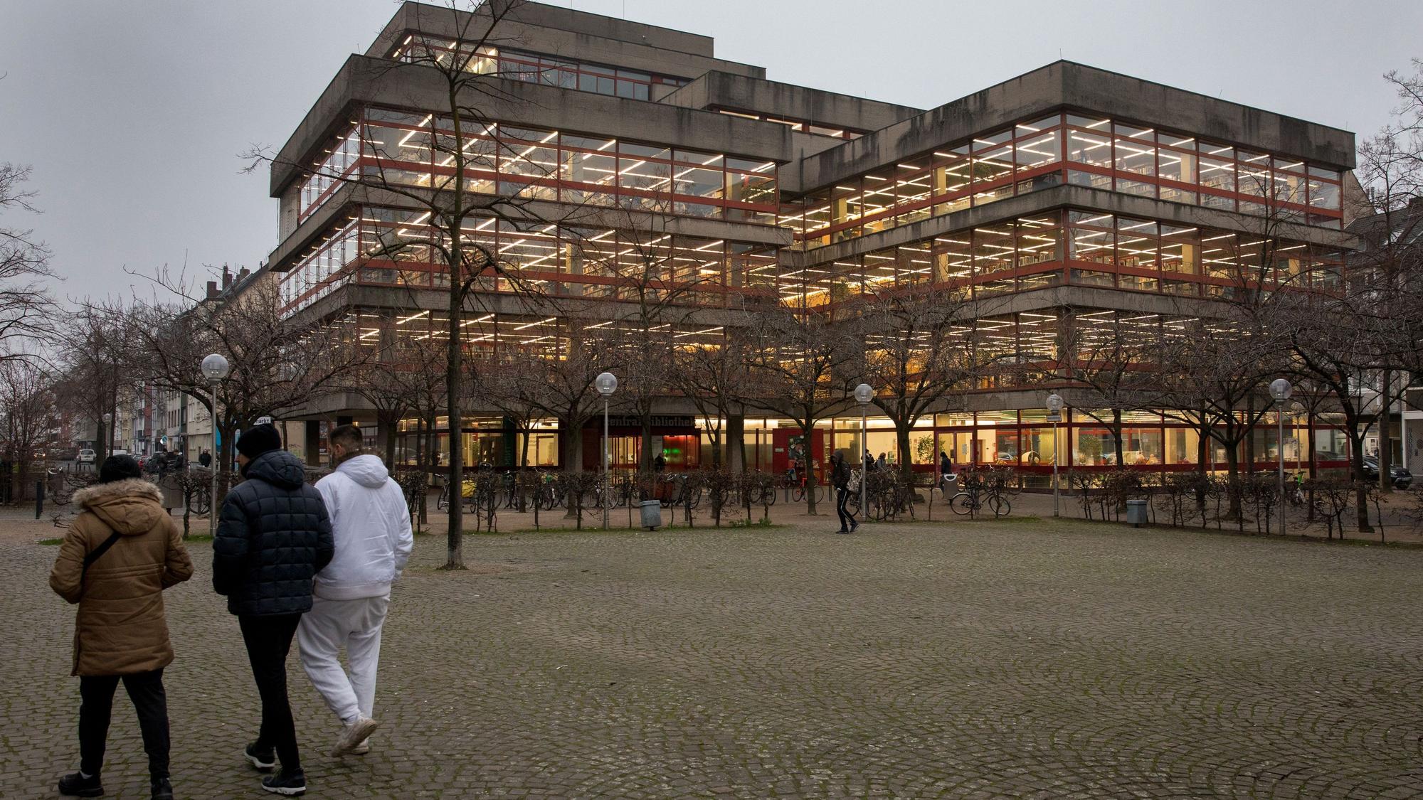 Aussenansicht der Zentralbibliothek am Neumarkt.