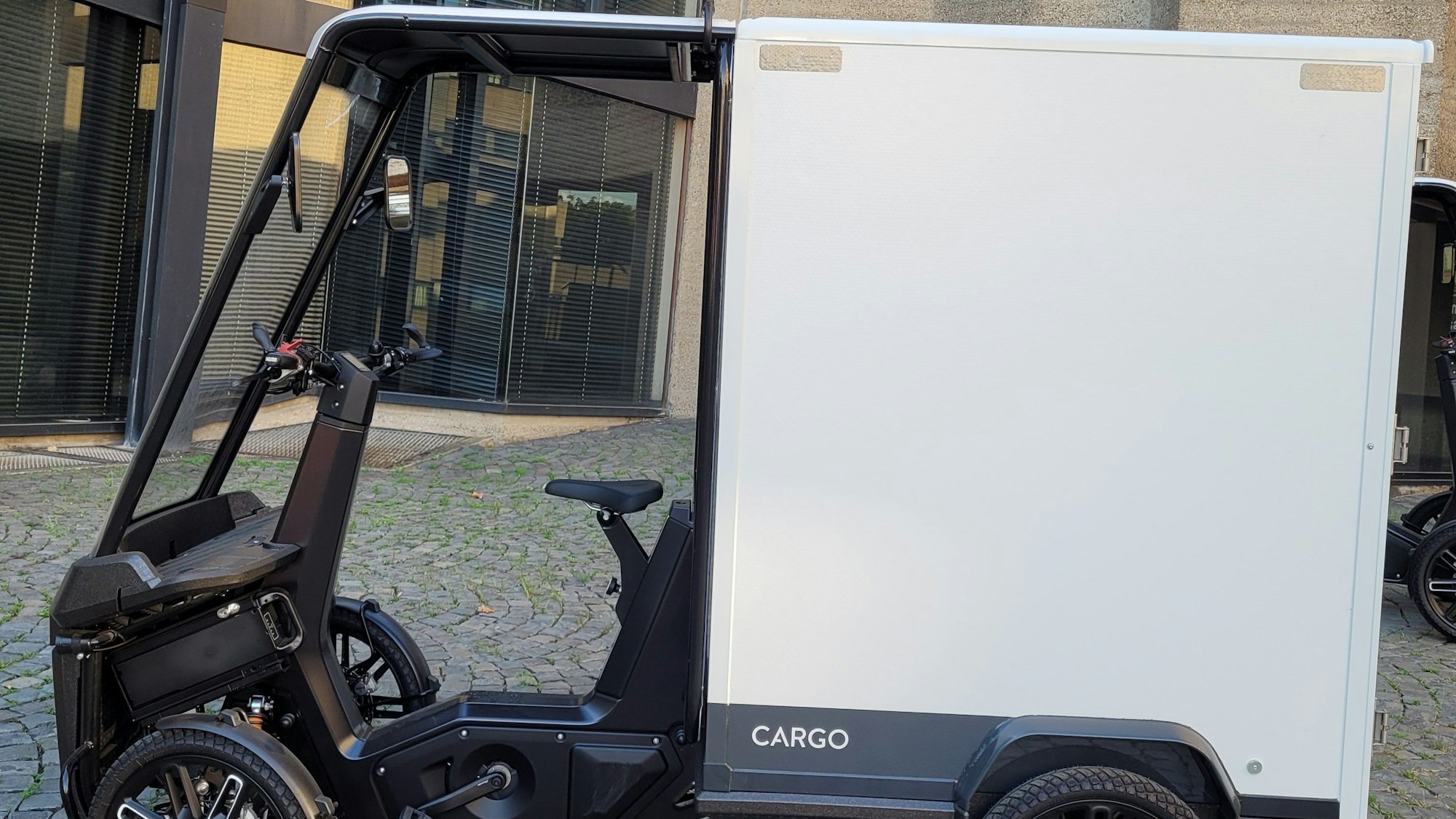 Die neuen Elektro-Lastenräder der Stadt sehen eher wie Kleinwagen aus.