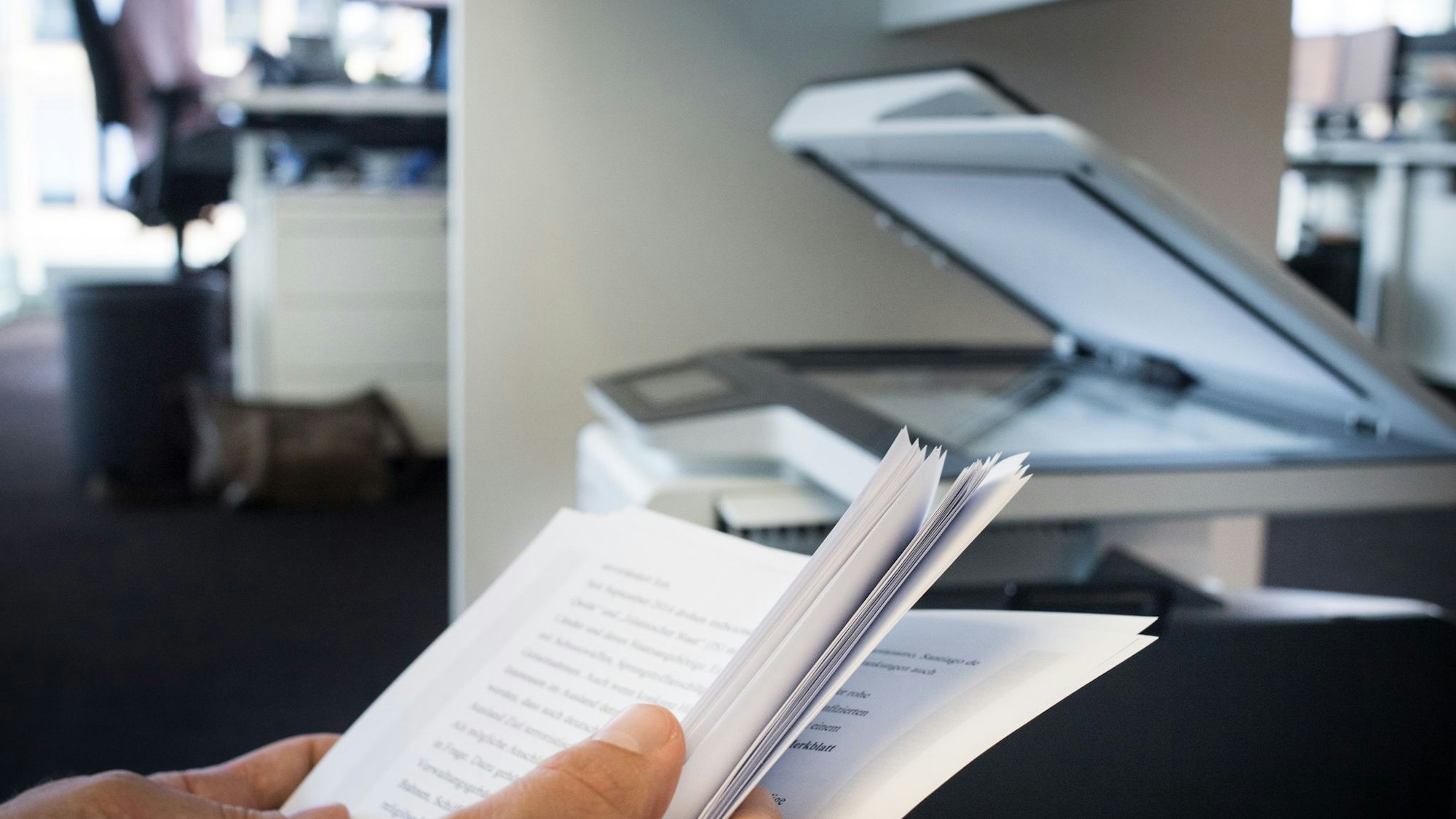 Sie haben keinen Drucker zuhause - und nutzen für private Ausdrucke gerne das Gerät im Büro? Das ‚kann‘ Sie im schlimmsten Fall den Job kosten.