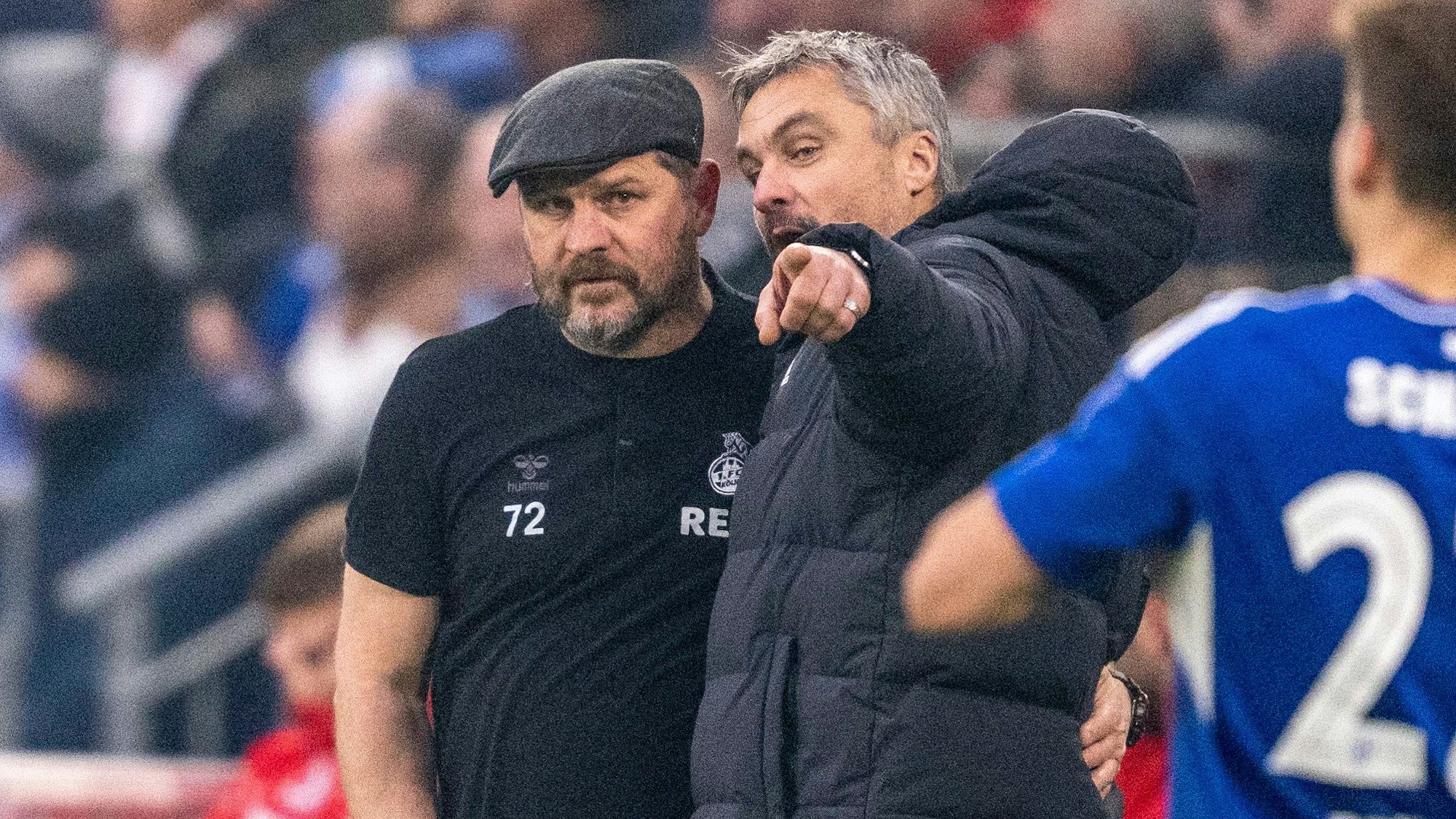 Steffen Baumgart, Trainer des 1. FC Köln, und sein Schalker Kollege Thomas Reis erlebten am Samstagabend in der Veltins-Arena auf Schalke einen intensiven Kampf.