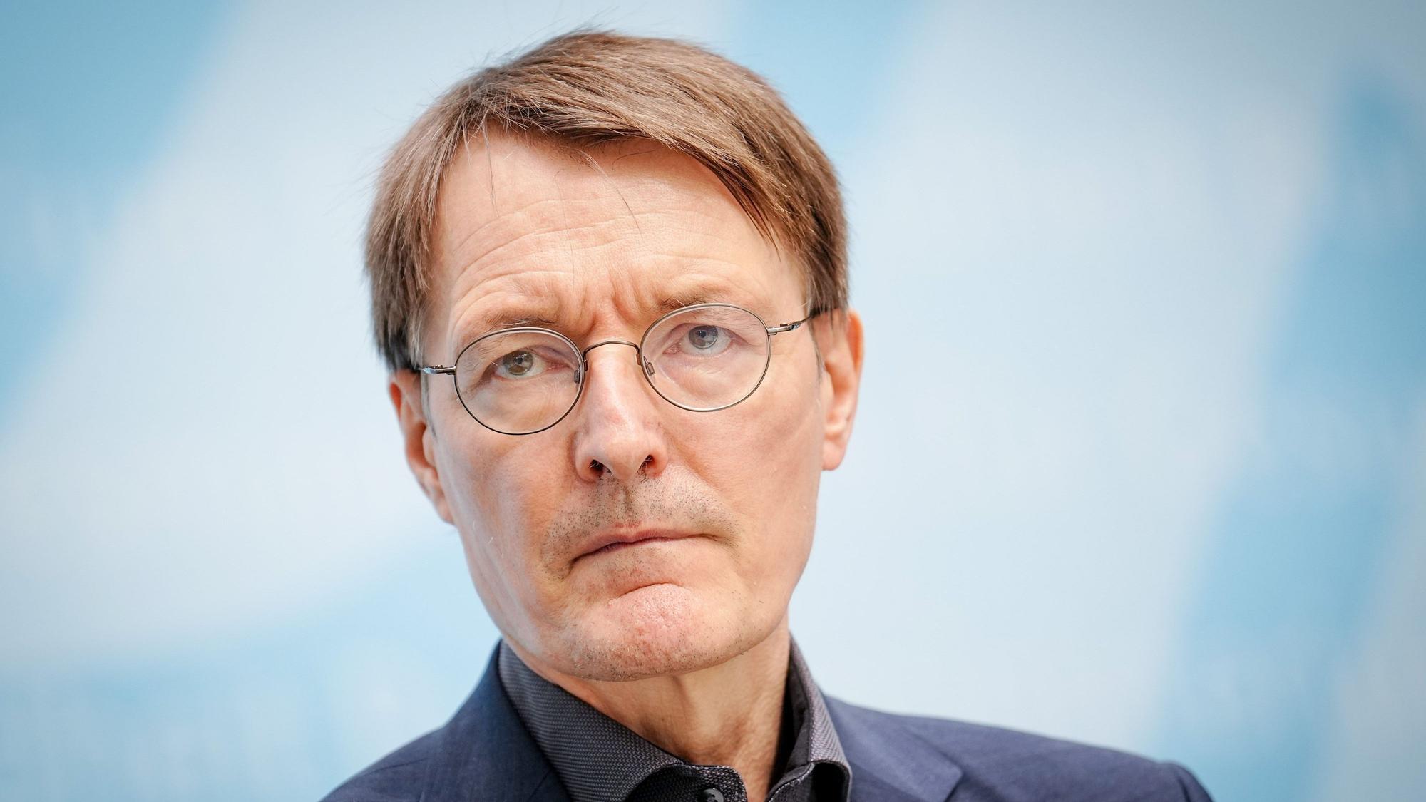 Der Kölner SPD-Politiker Karl Lauterbach macht vor allem Christian Lindner für das Scheitern der Ampel-Regierung verantwortlich. (Archivbild)