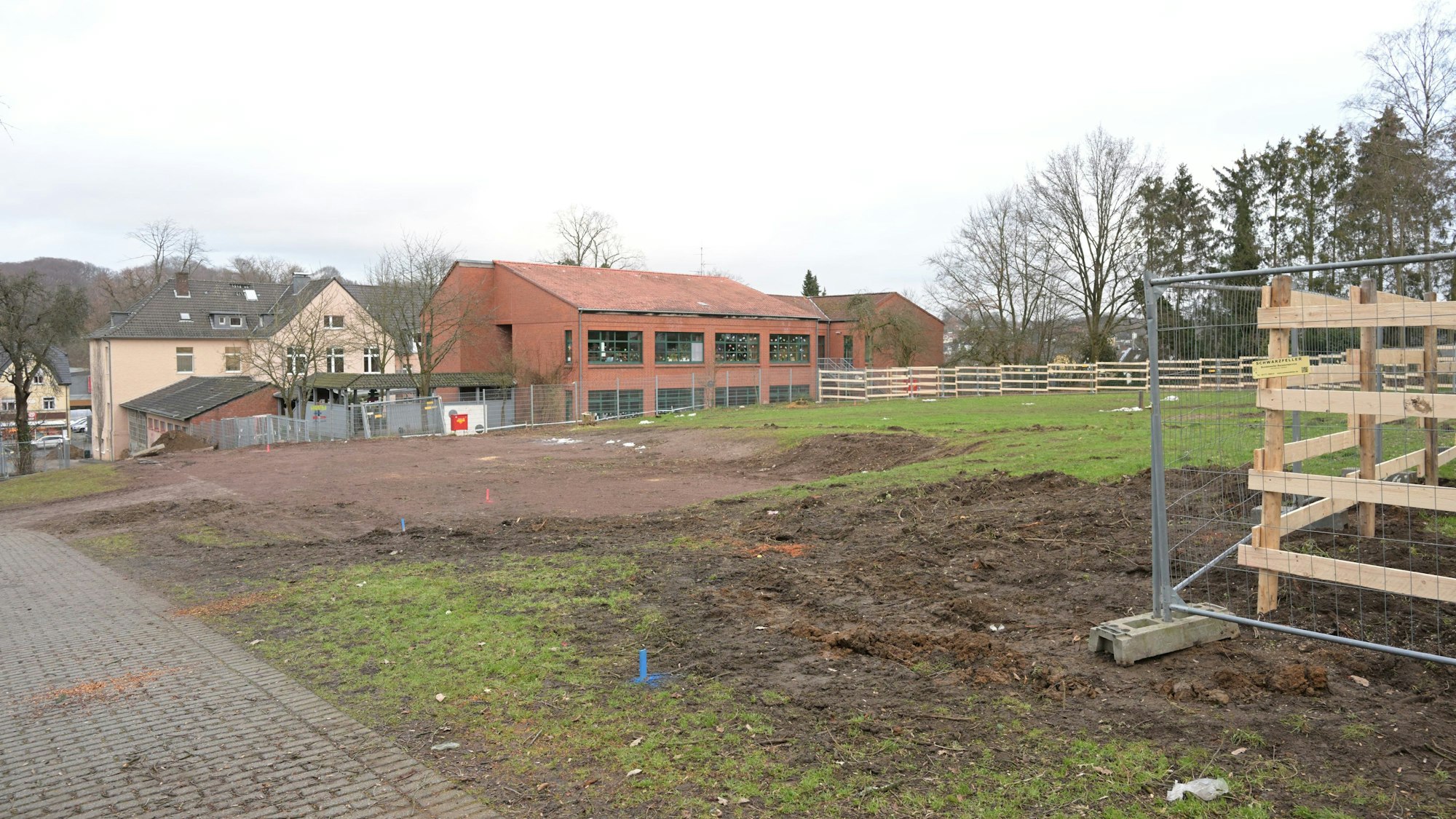 Die Fläche, auf der die Sofortschule errichtet werden soll.