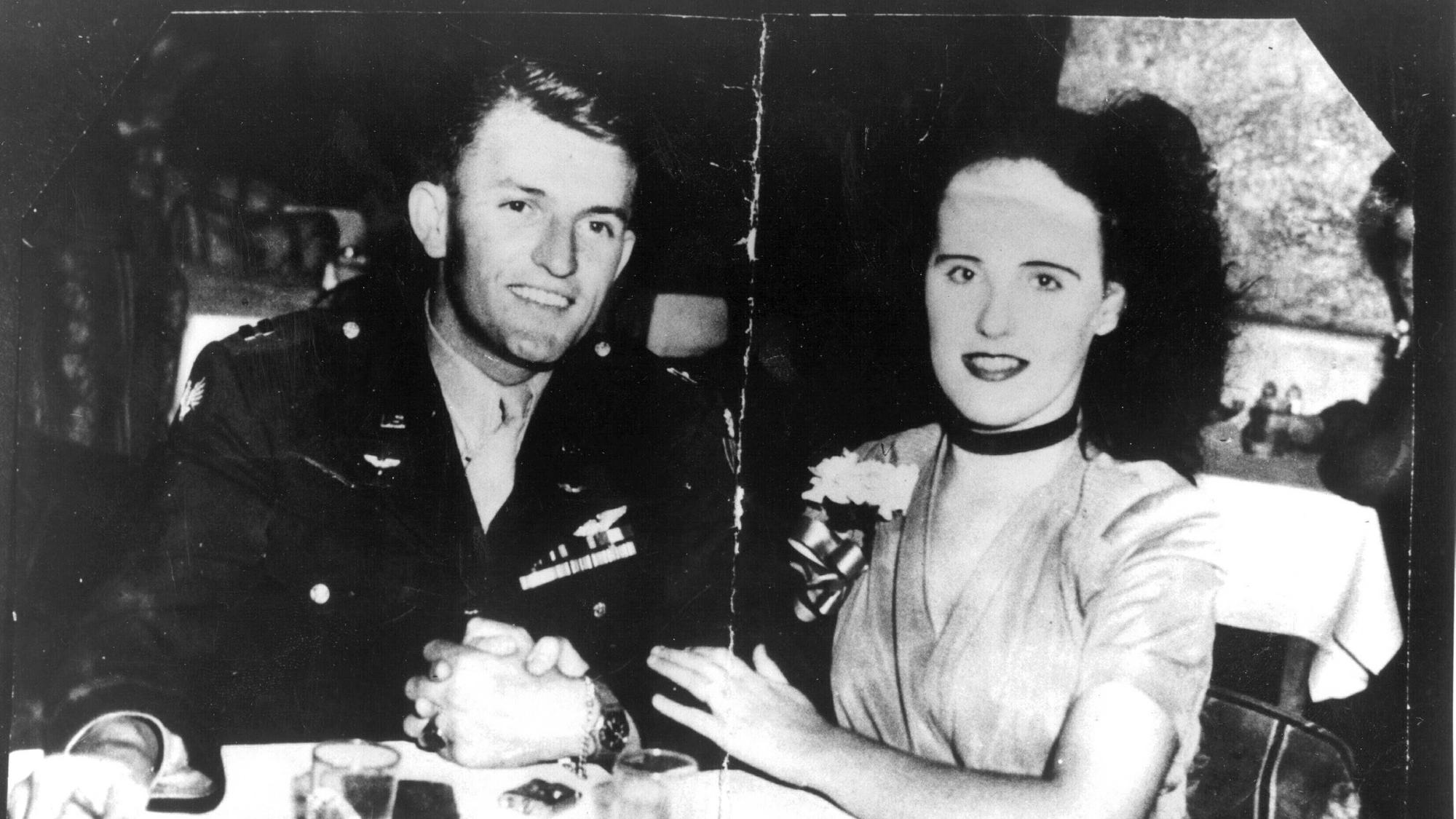 Elizabeth Short mit Major Matt Gordon.