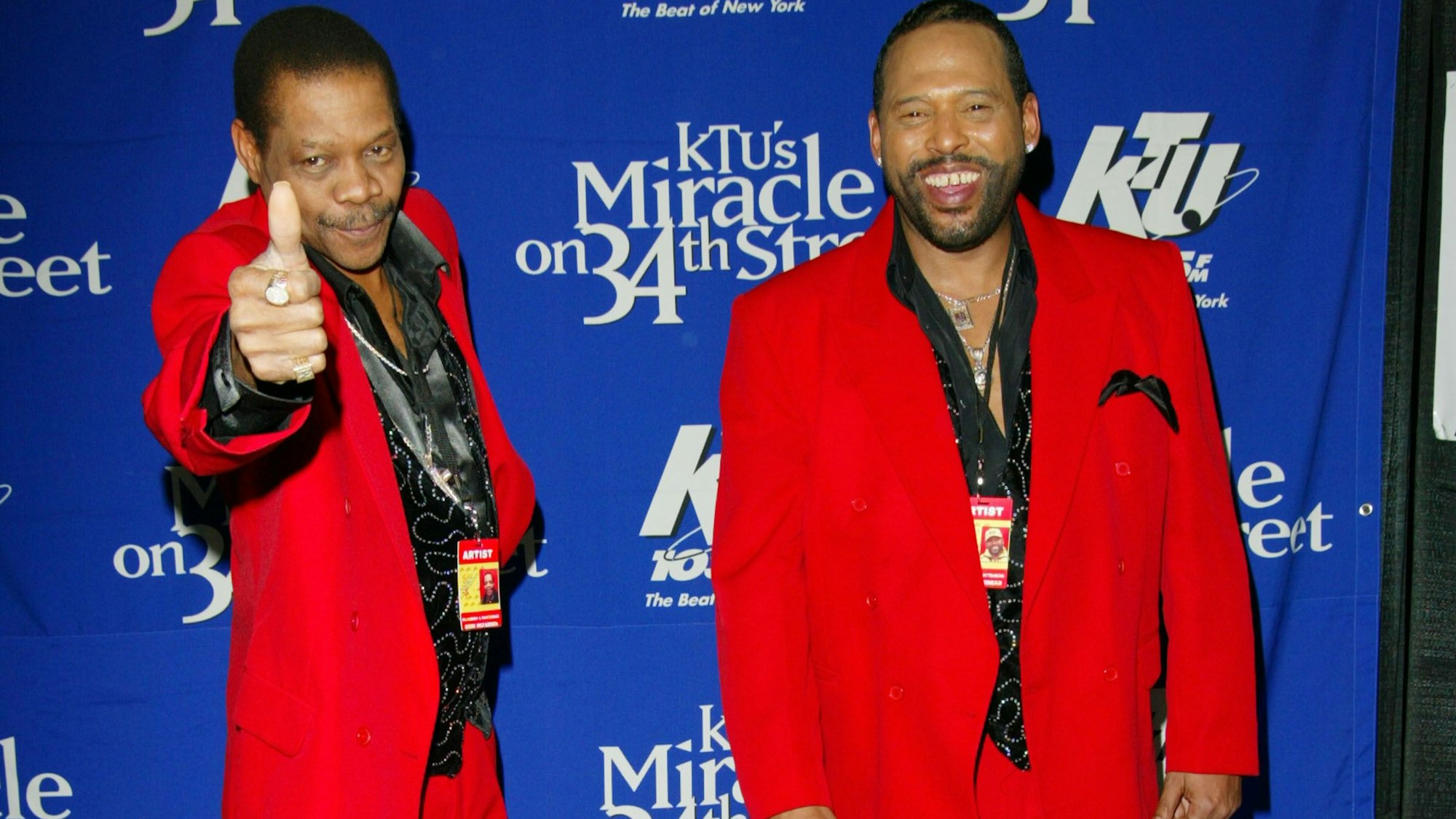 Gene McFadden und John Whitehead auf dem roten Teppich.