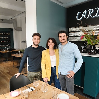 Das Team der Pasta Bar Caruso auf der Kasparstraße. V.Li.: Emanuele Barbaro, Anna Siena, Marcello Caruso.