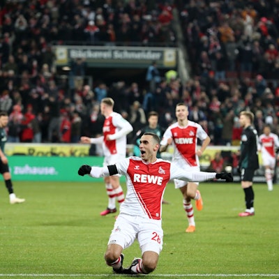 Ellyes Skhiri bejubelt sein Tor zum 6:1 gegen Werder Bremen.