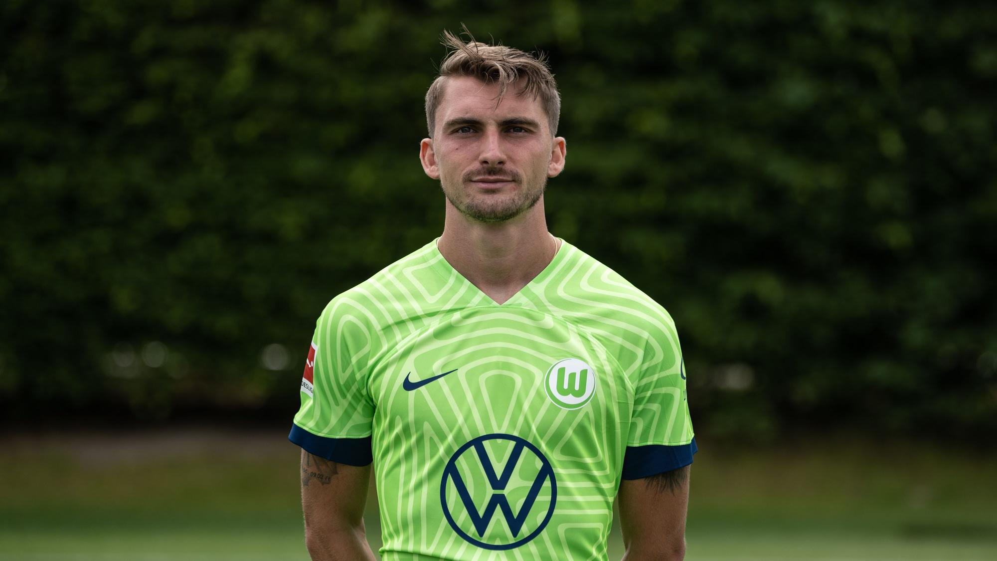 Maximilian Philipp im Wolfsburgtrikot. (Juli, 2022)