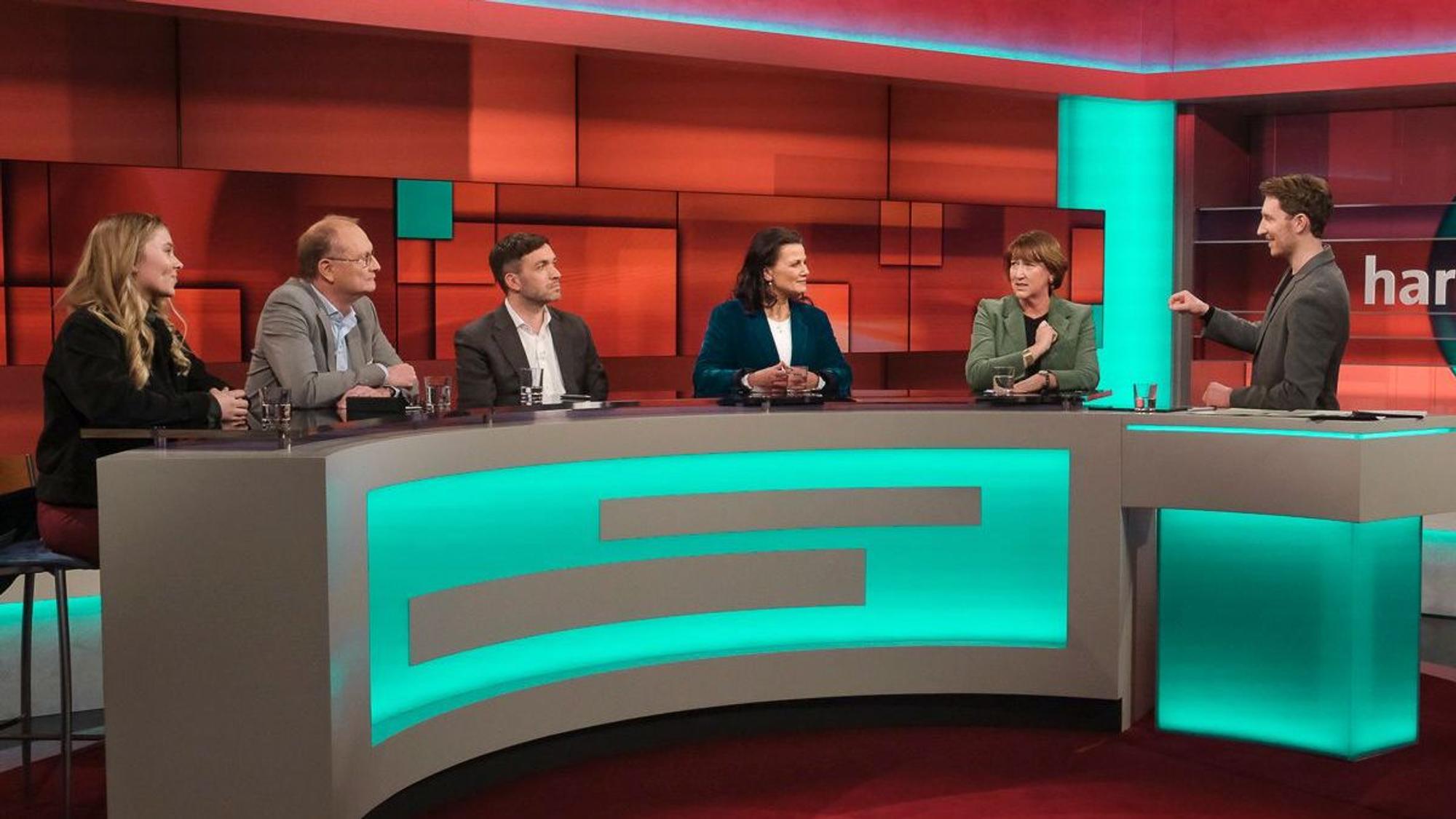 Aimée van Baalen (v.l.n.r.), Sven Plöger, Konstantin Kuhle, Gitta Connemann, Hildegard Müller und Louis Klamroth