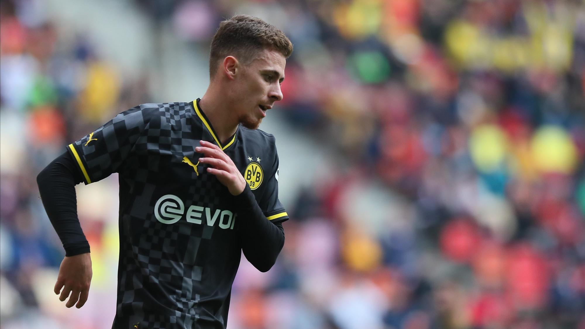 Thorgan Hazard im Trikot vom BVB (Dezember,2022)