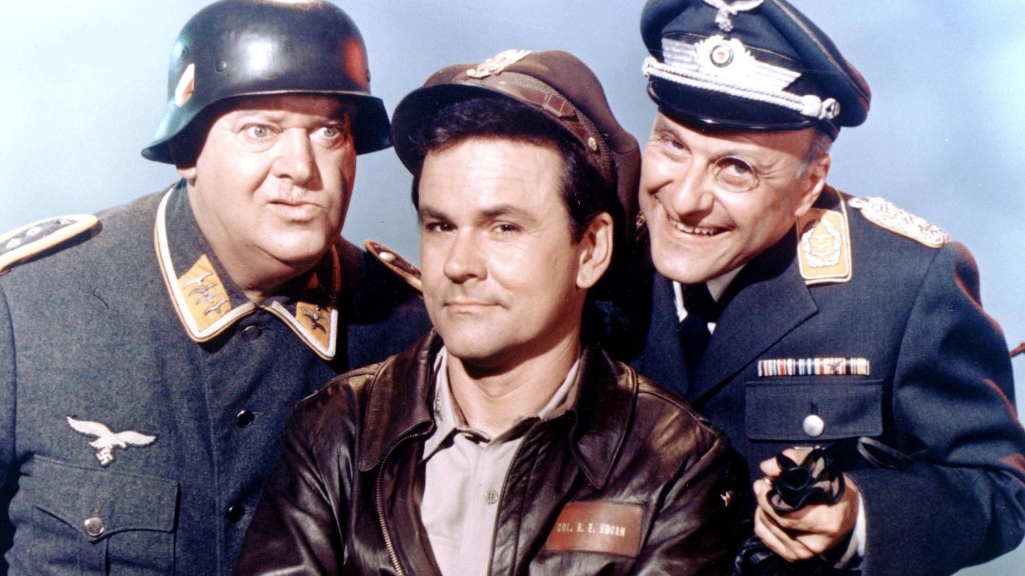 Bob Crane und Kollegen in „Ein Käfig voller Helden“.