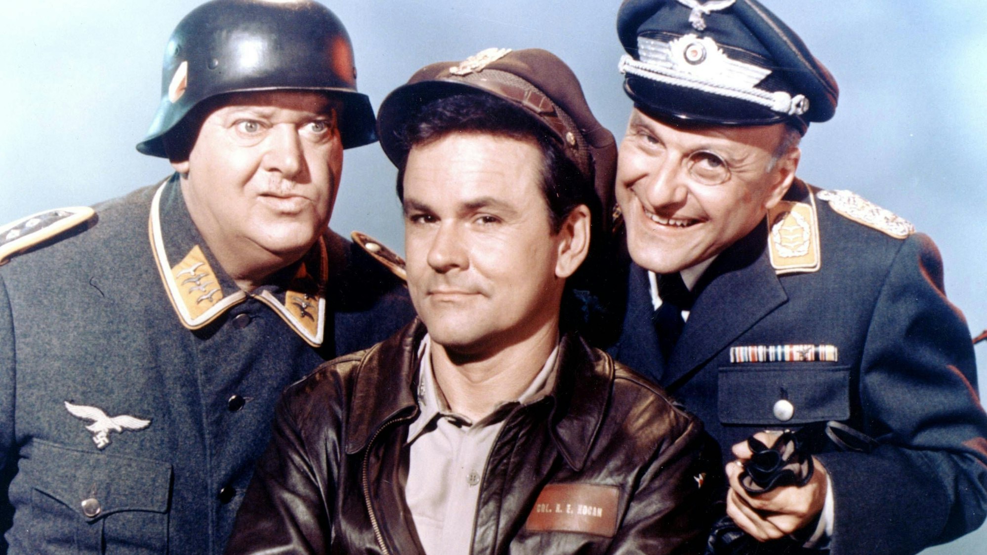 Bob Crane und Kollegen in „Ein Käfig voller Helden“.