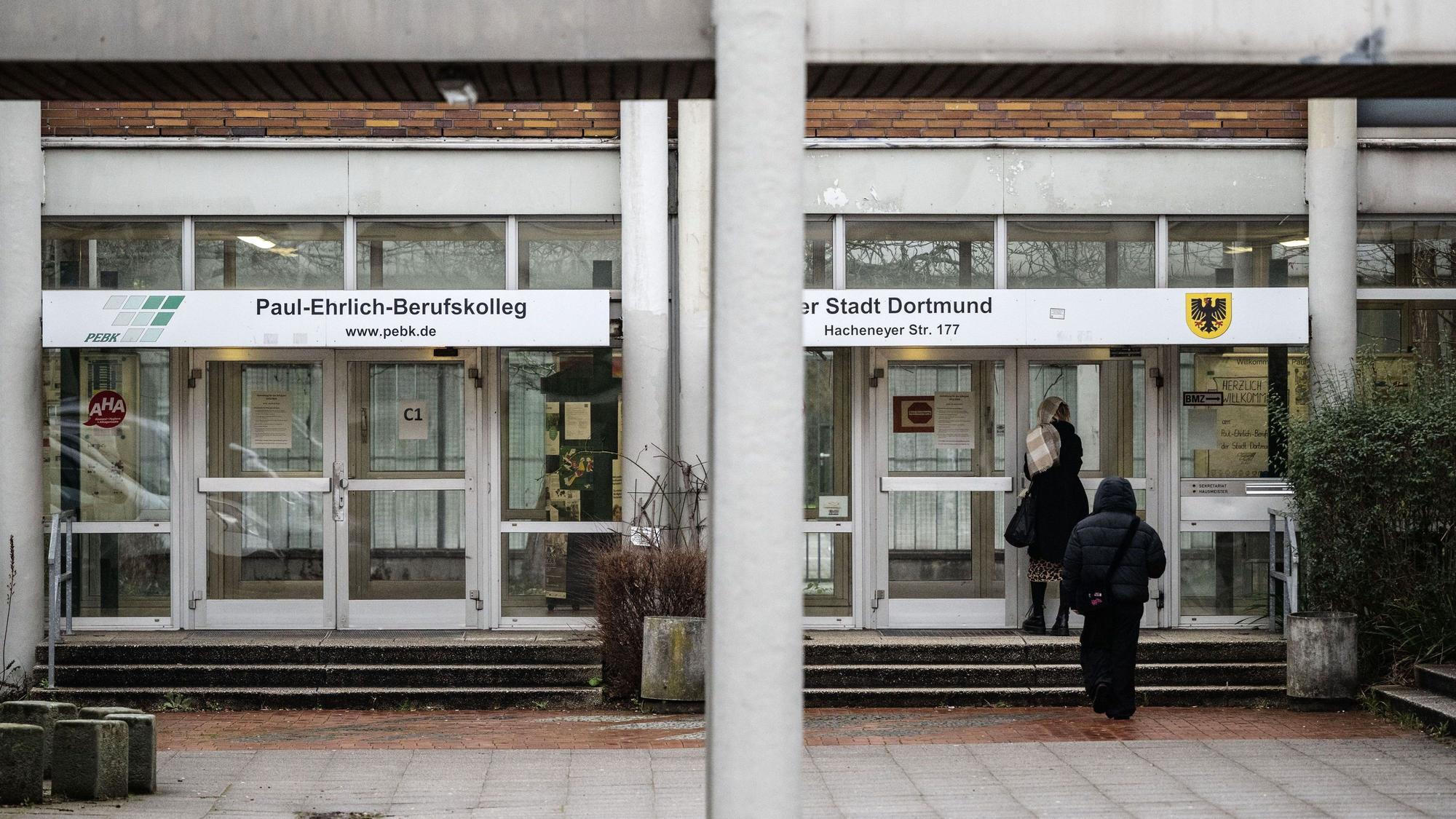 Aussenansicht des Dortmunder Paul-Ehrlich Berufskolleg.
