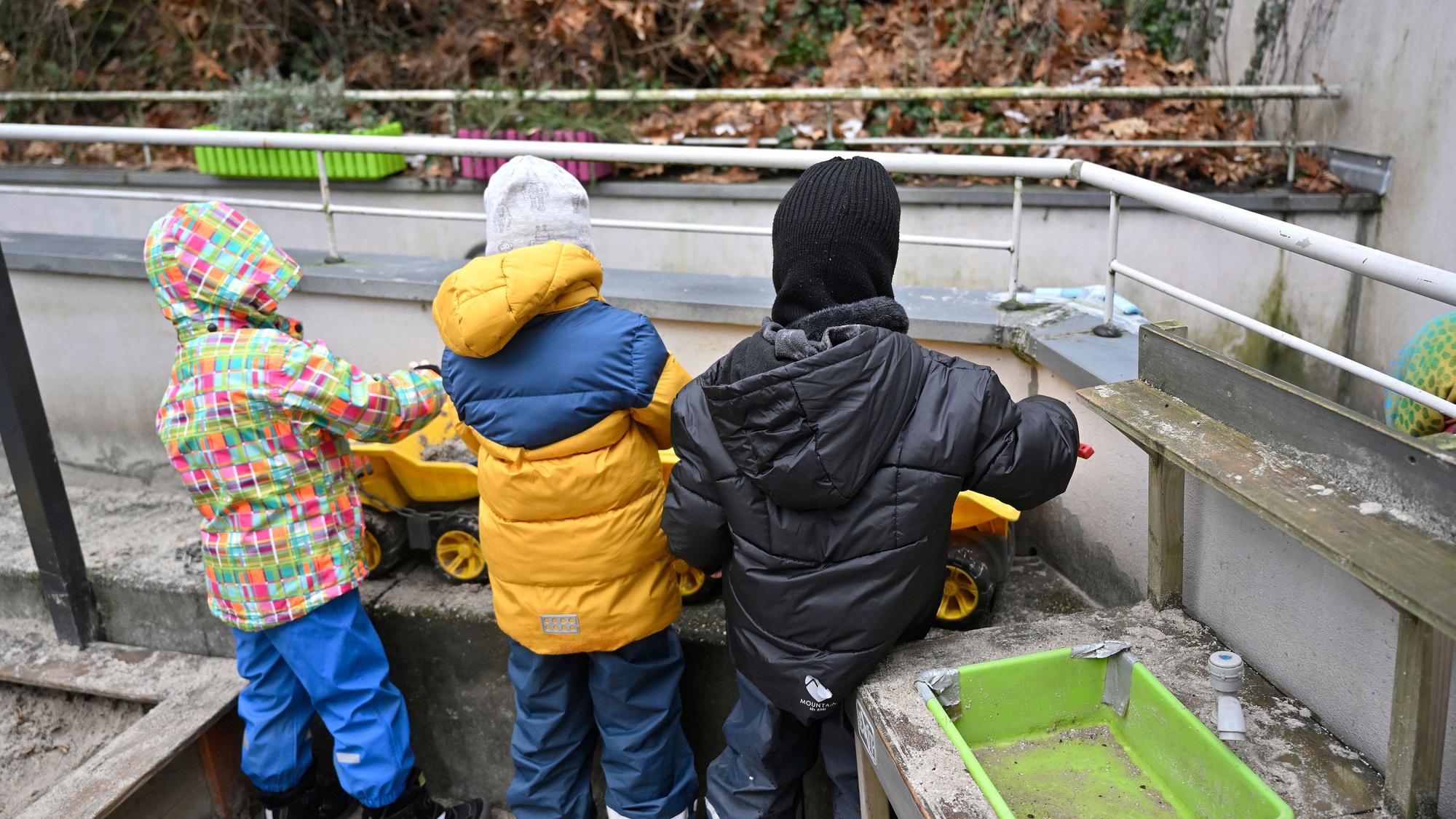 In Dortmund soll es zahlreiche Scheinvaterschaften geben, damit die Mütter der Kinder ein Aufenthaltsrecht in Deutschland bekommen.