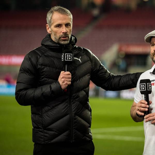 Dortmunds Trainer Marco Rose (l.) und Kölns Coach Steffen Baumgart geben vor dem Duell ihrer Mannschaften am 20. März 2022 bei TV-Sender Sky ein Interview.